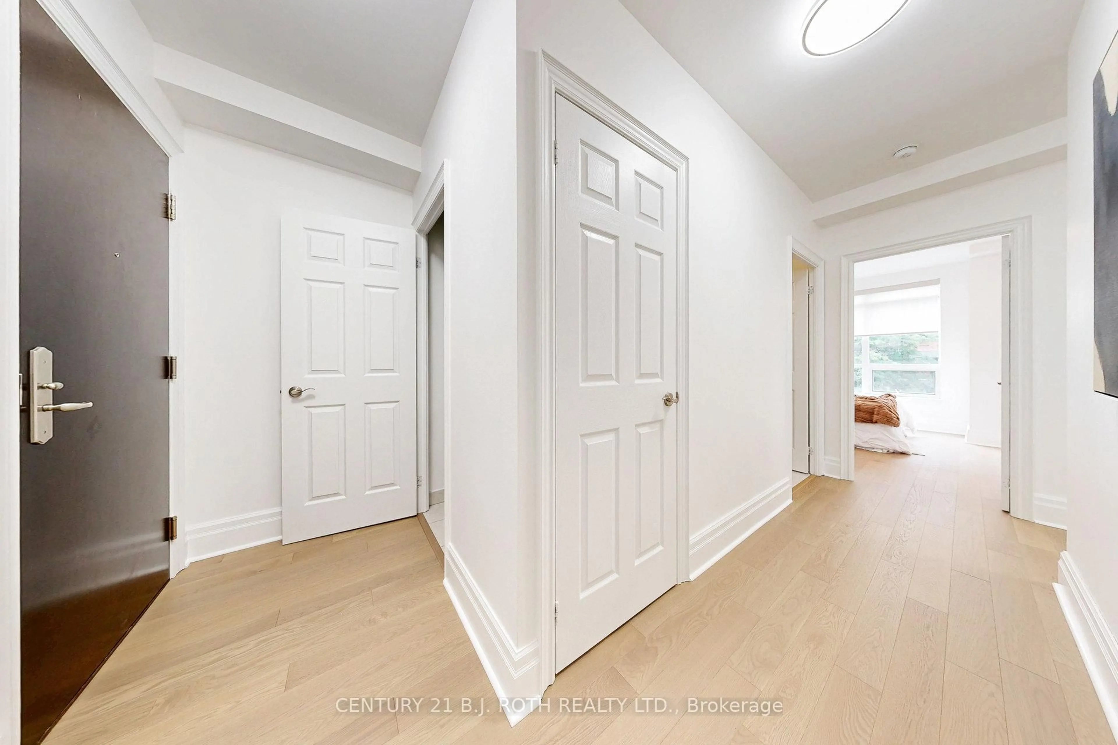 Indoor entryway for 1135 Royal York Rd #318, Toronto Ontario M9A 0C3