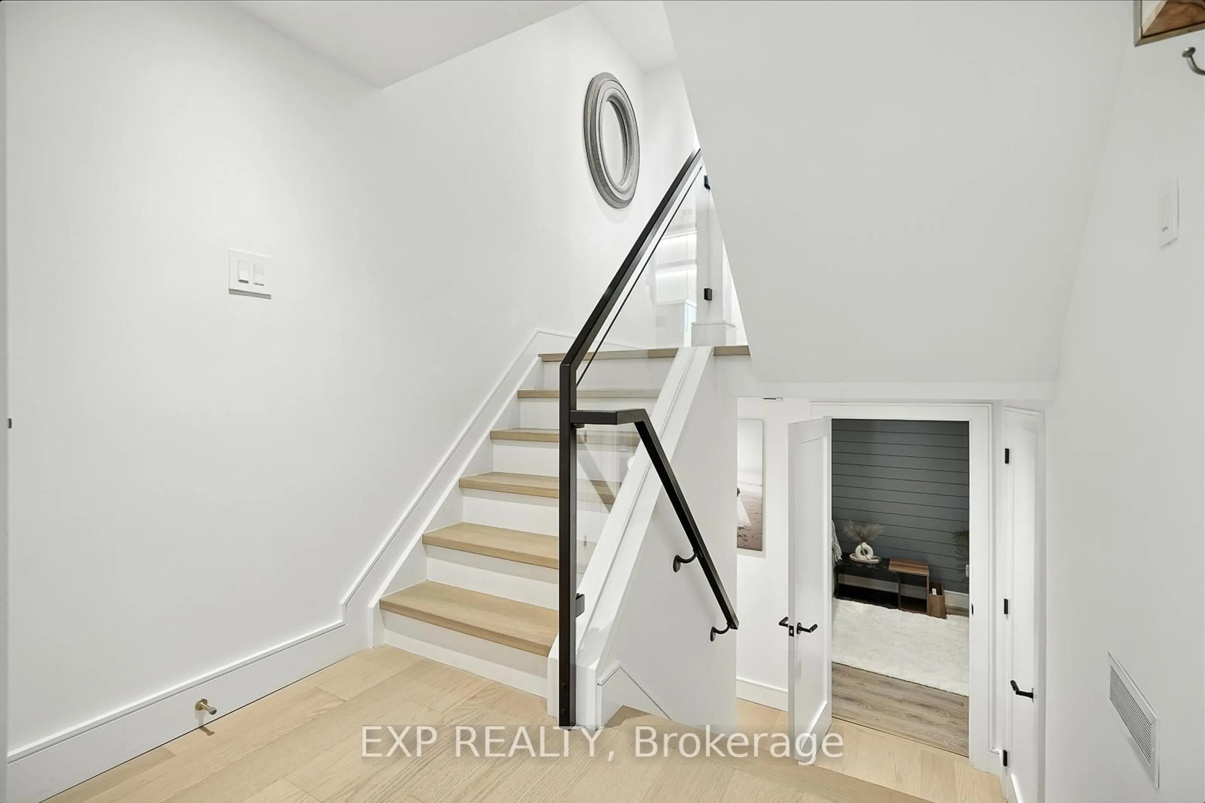 Unknown for 2315 Bromsgrove Rd #52, Mississauga Ontario L5J 4A6