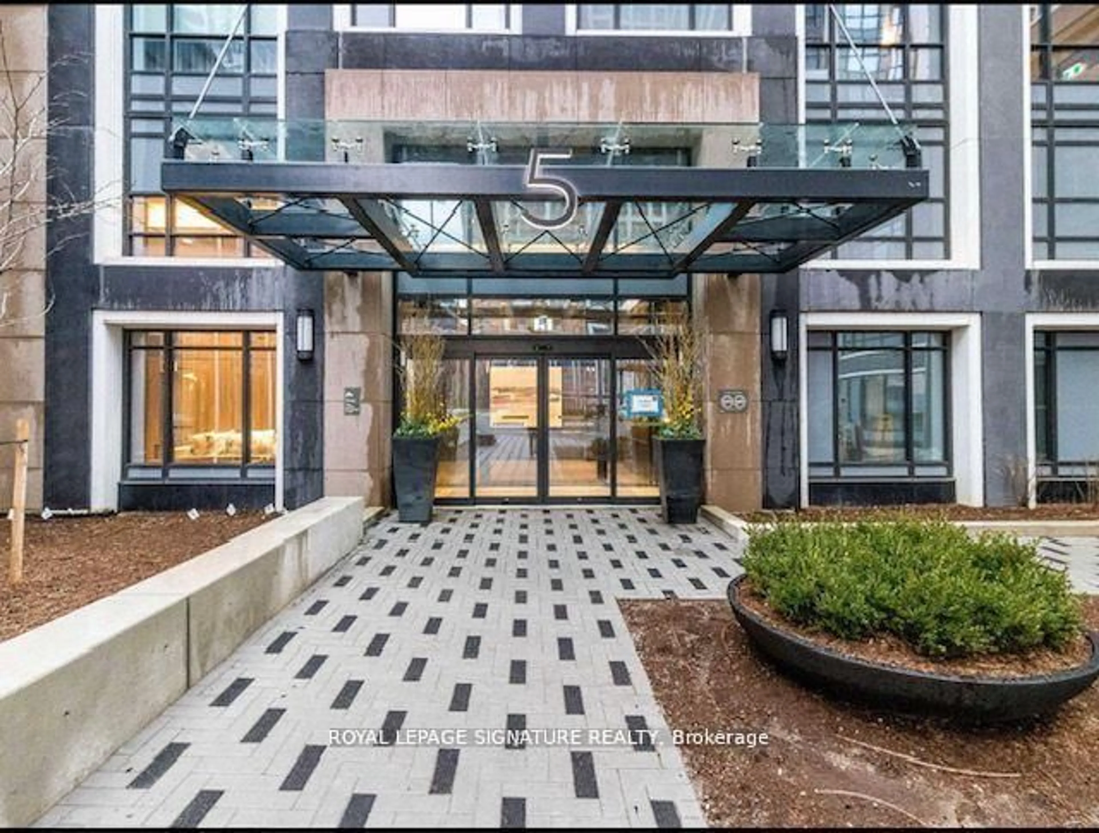 Indoor foyer for 5 Mabelle Ave #4335, Toronto Ontario M9A 4Y1