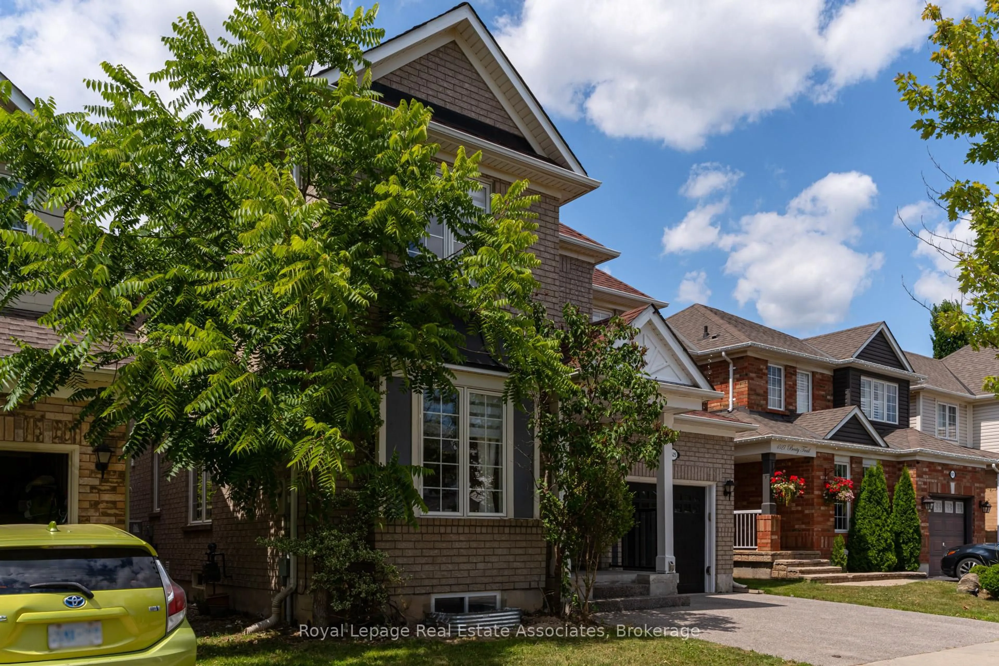 Home with brick exterior material, street for 1525 Beaty Tr, Milton Ontario L9T 5V3