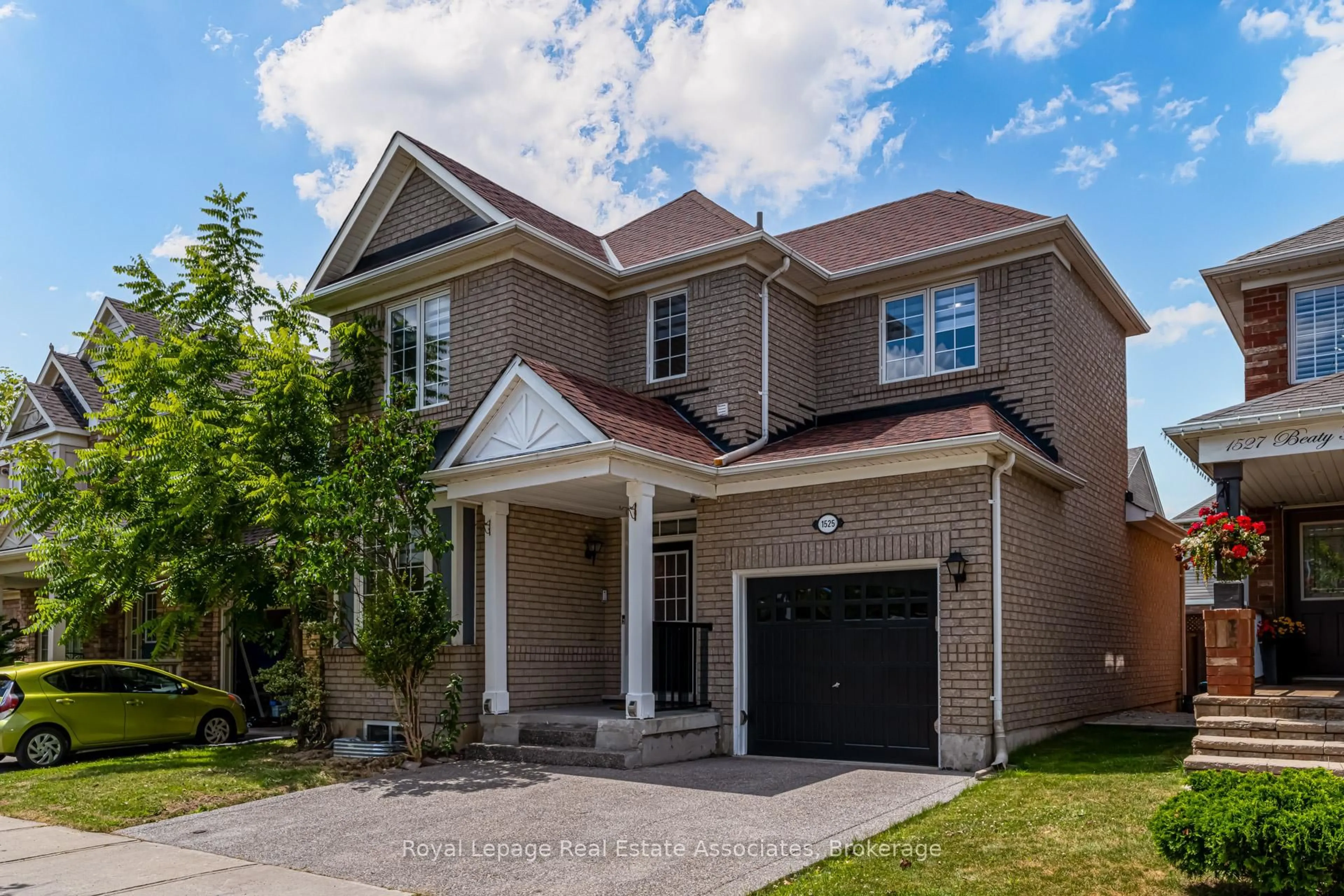 Home with brick exterior material, street for 1525 Beaty Tr, Milton Ontario L9T 5V3