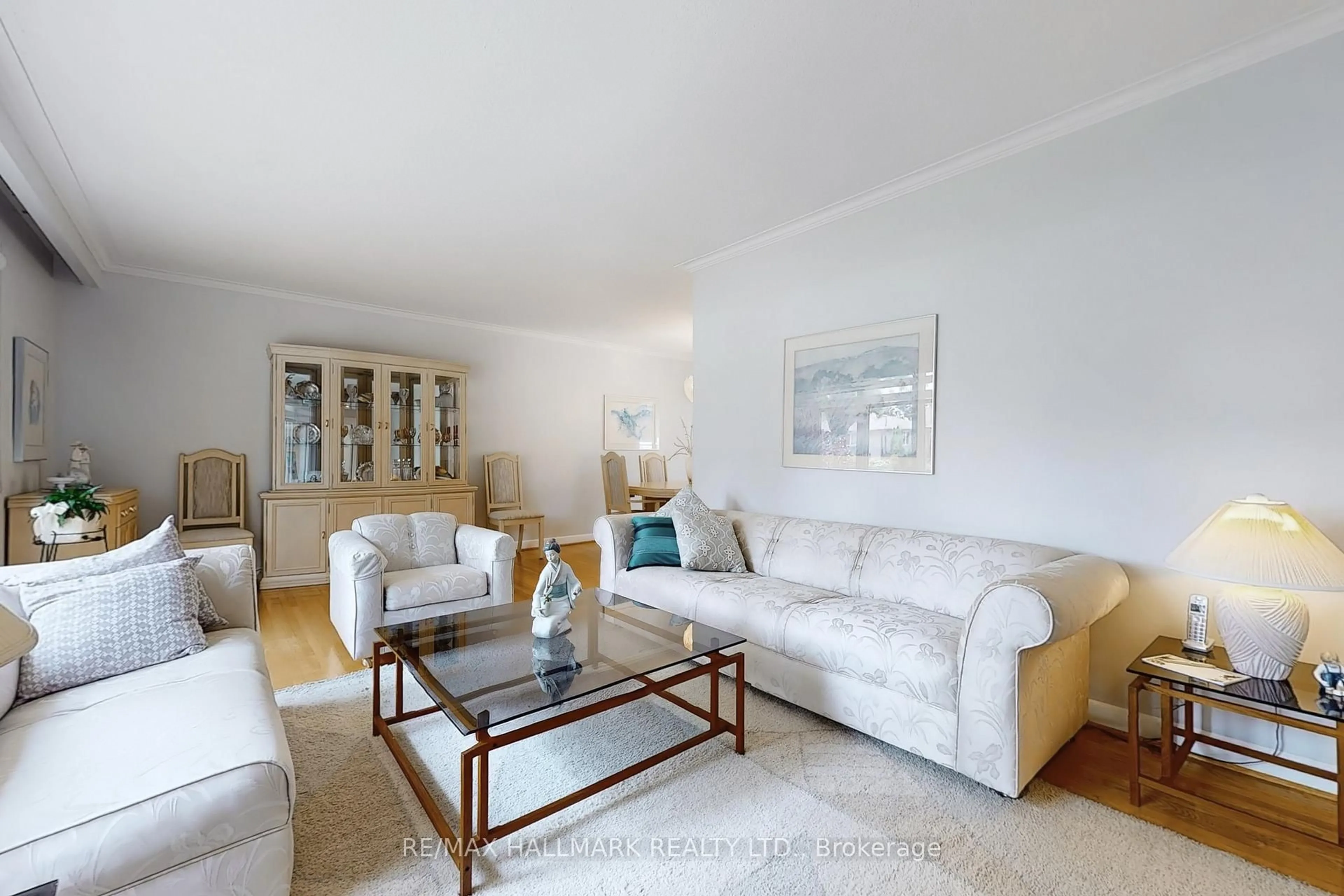 Living room with furniture, unknown for 69 Breadner Dr, Toronto Ontario M9R 3M5