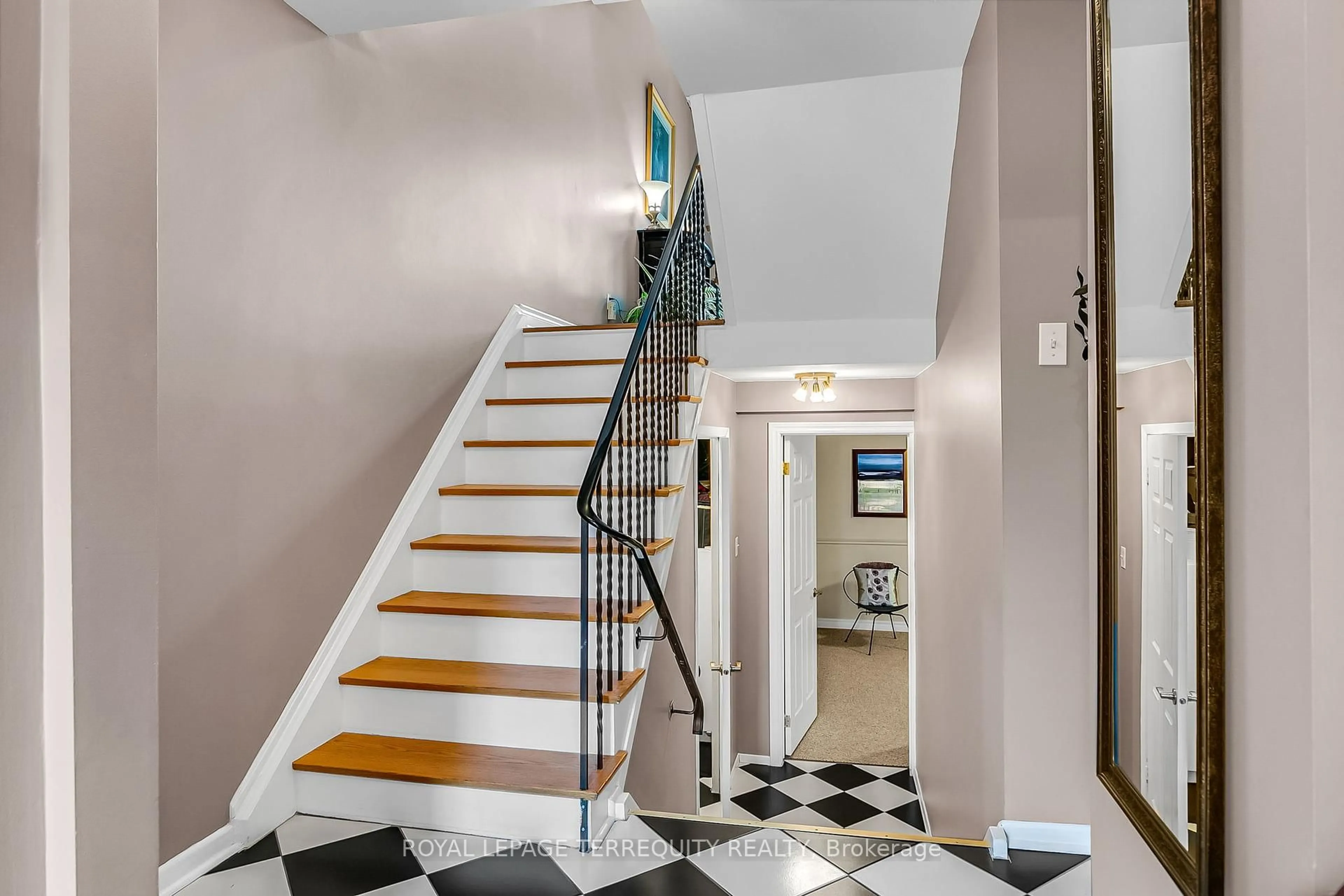 Indoor foyer for 74 Silver Shadow Path, Toronto Ontario M9C 4Y2