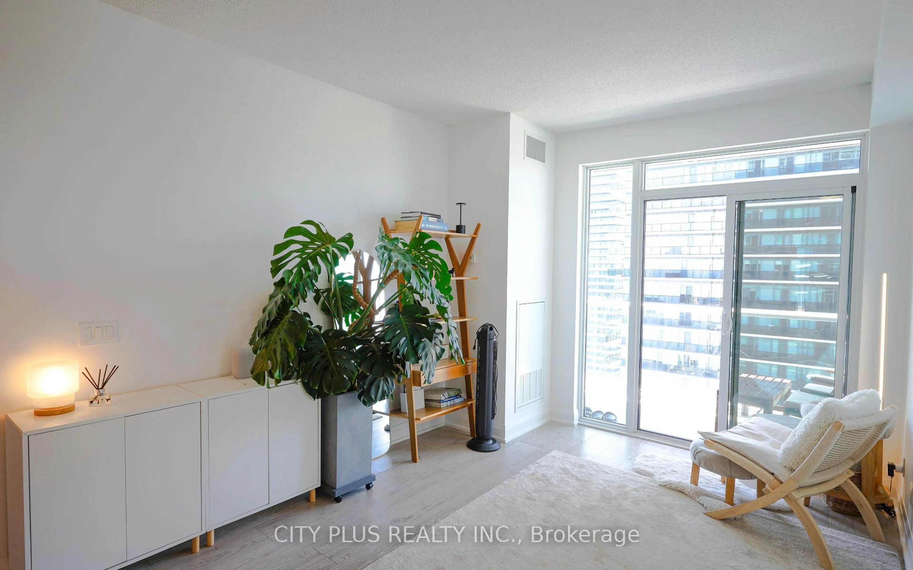 Indoor entryway for 56 Annie Craig Dr #3904, Toronto Ontario M8V 0A8