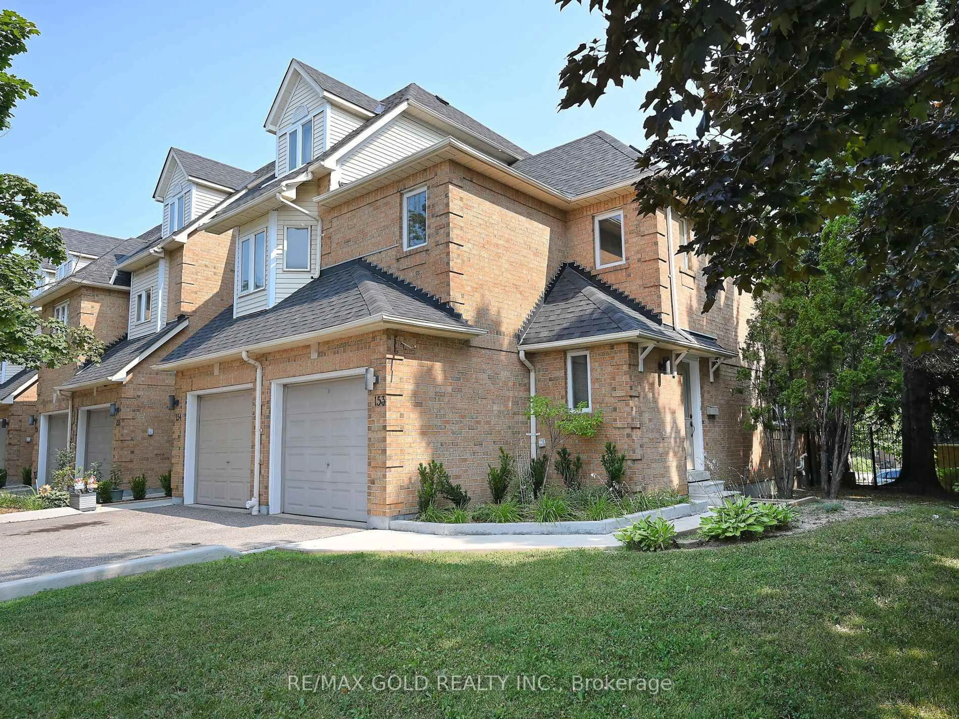 Home with brick exterior material, street for 99 Bristol Rd #153, Mississauga Ontario L4Z 3P4