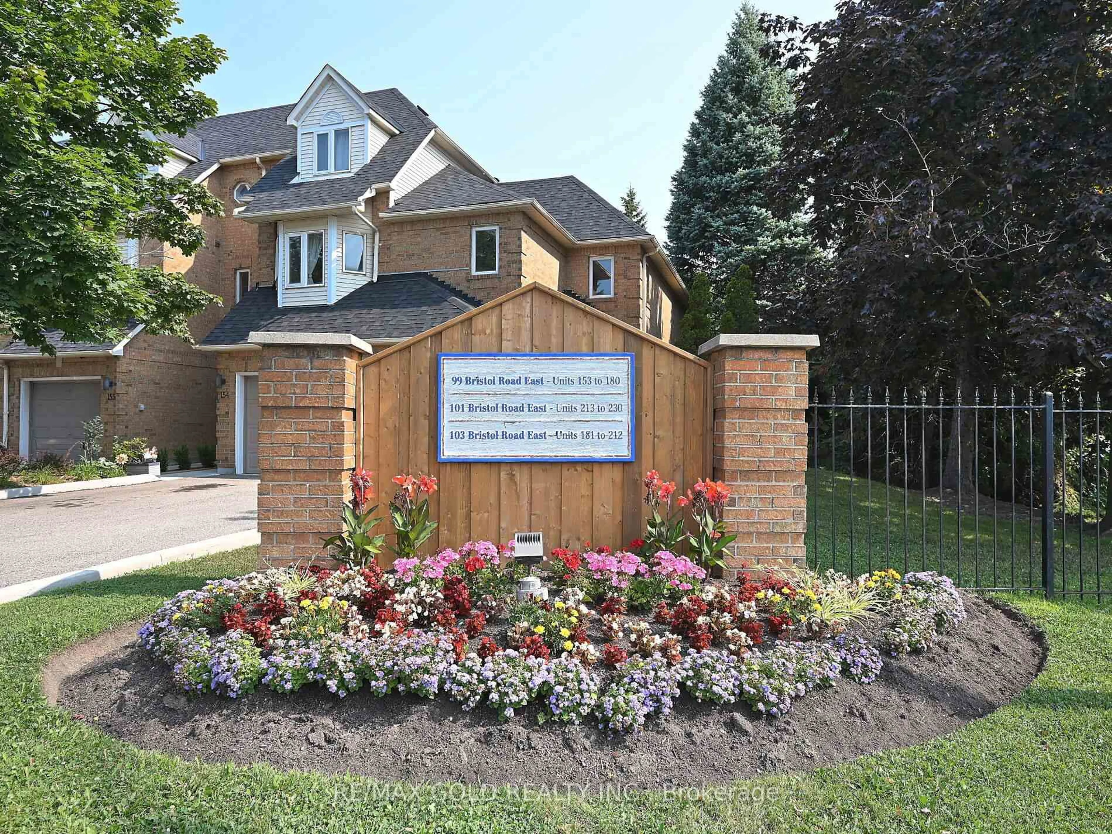 Home with brick exterior material, street for 99 Bristol Rd #153, Mississauga Ontario L4Z 3P4