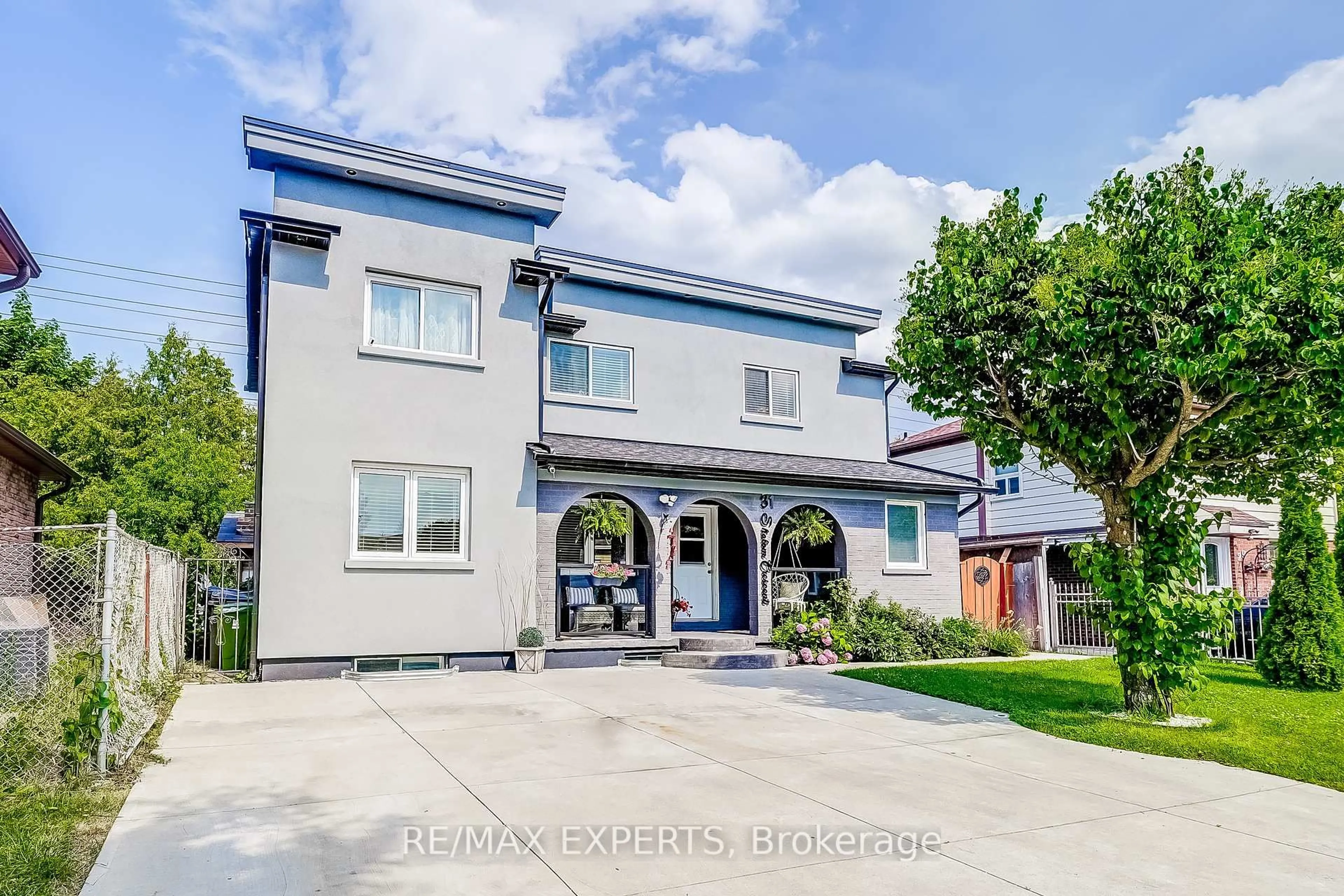 Unknown for 31 Shalom Cres, Toronto Ontario M9V 4J3