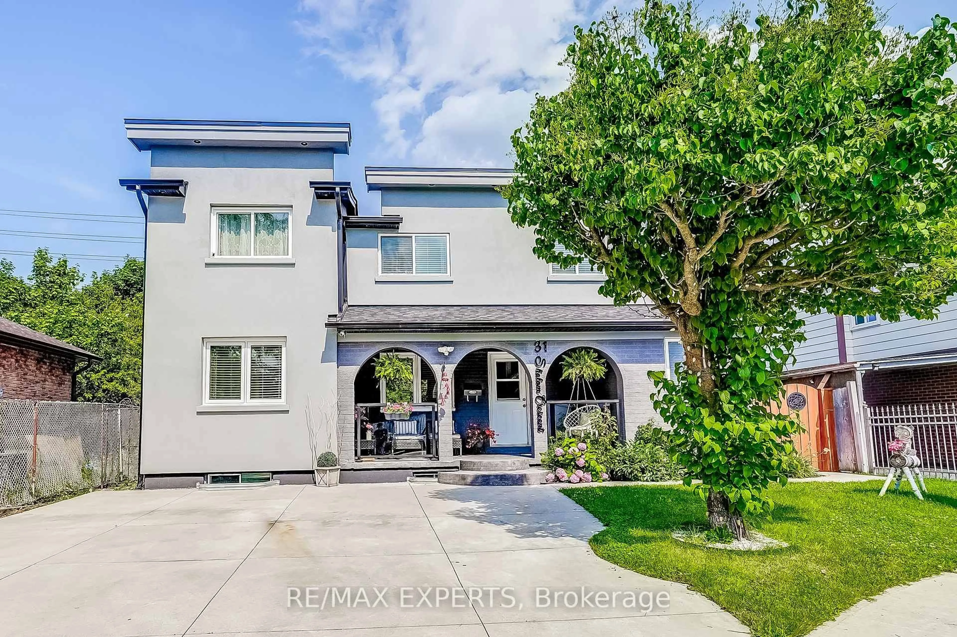 Unknown for 31 Shalom Cres, Toronto Ontario M9V 4J3