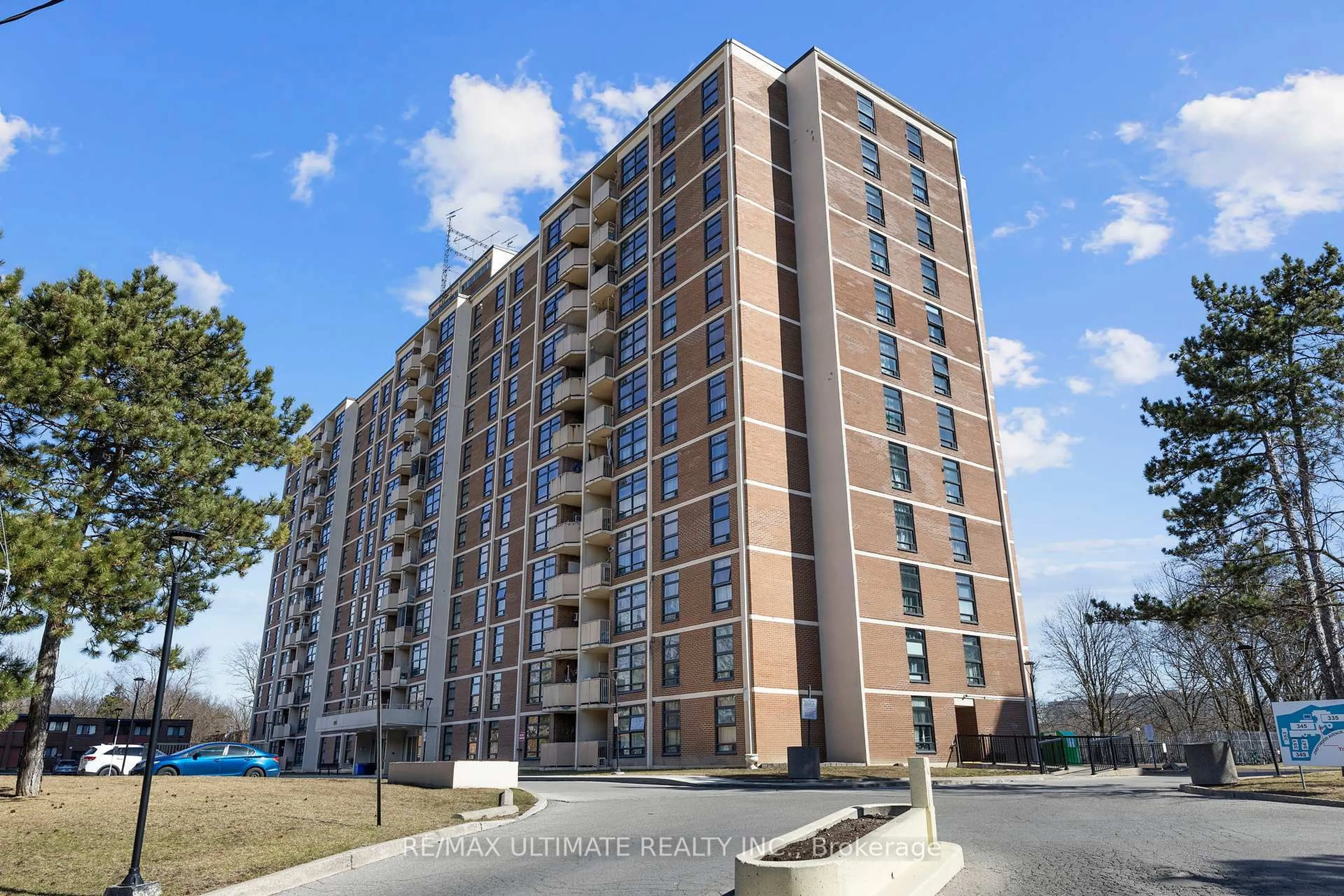 A pic from outside/outdoor area/front of a property/back of a property/a pic from drone, building for 345 Driftwood Ave #606, Toronto Ontario M3N 2P4