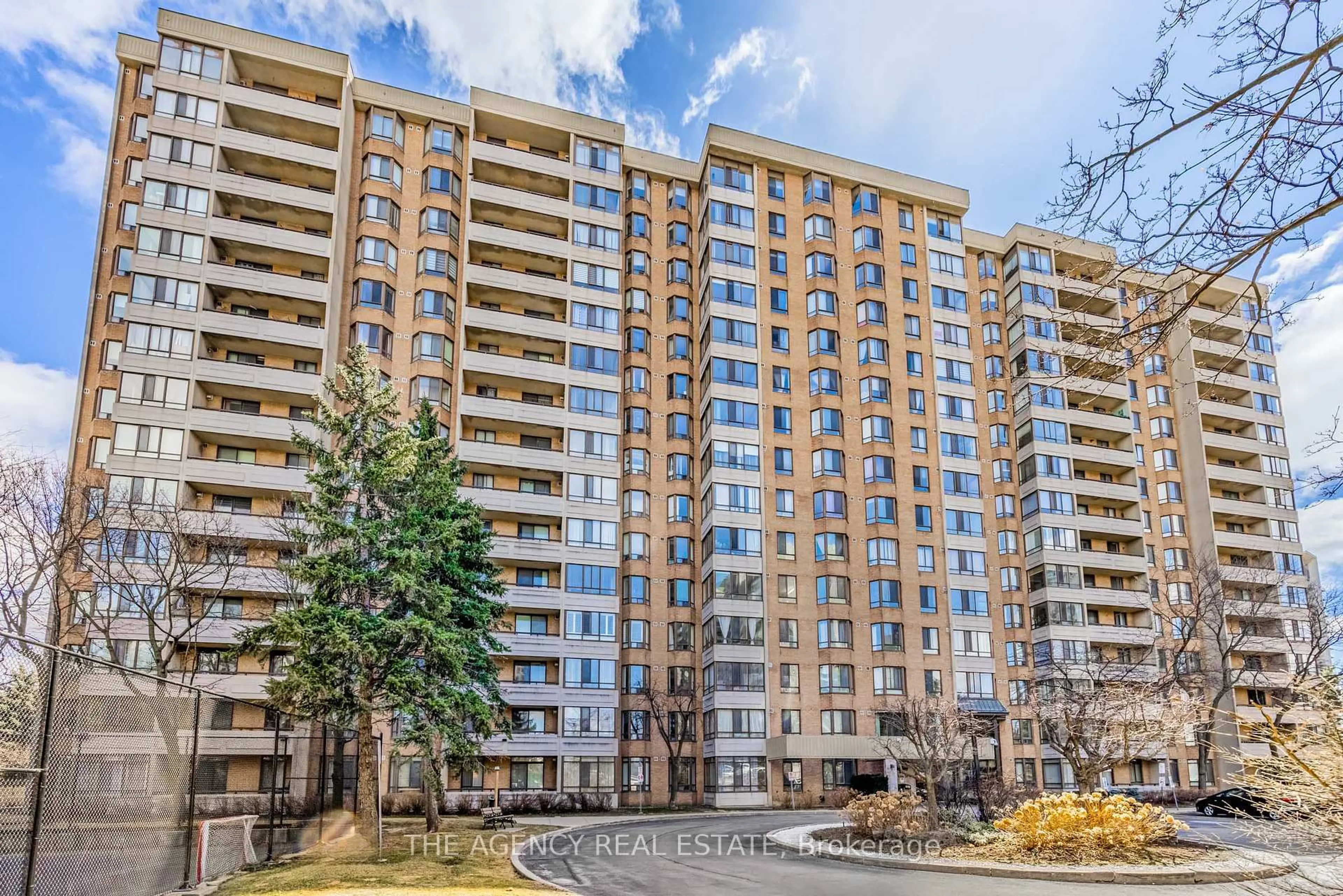 A pic from outside/outdoor area/front of a property/back of a property/a pic from drone, unknown for 5 Lisa St #107, Brampton Ontario L6T 4T4