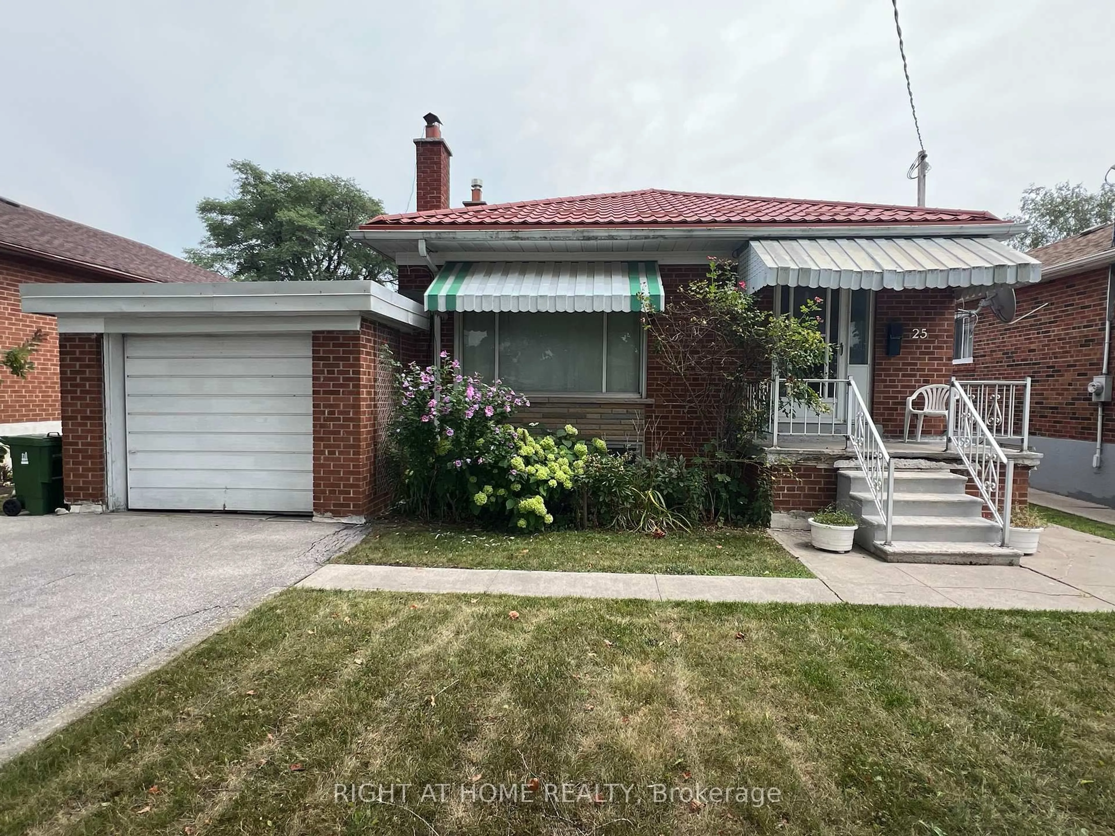 Unknown for 25 Heatherglen Rd, Toronto Ontario M9W 4P9