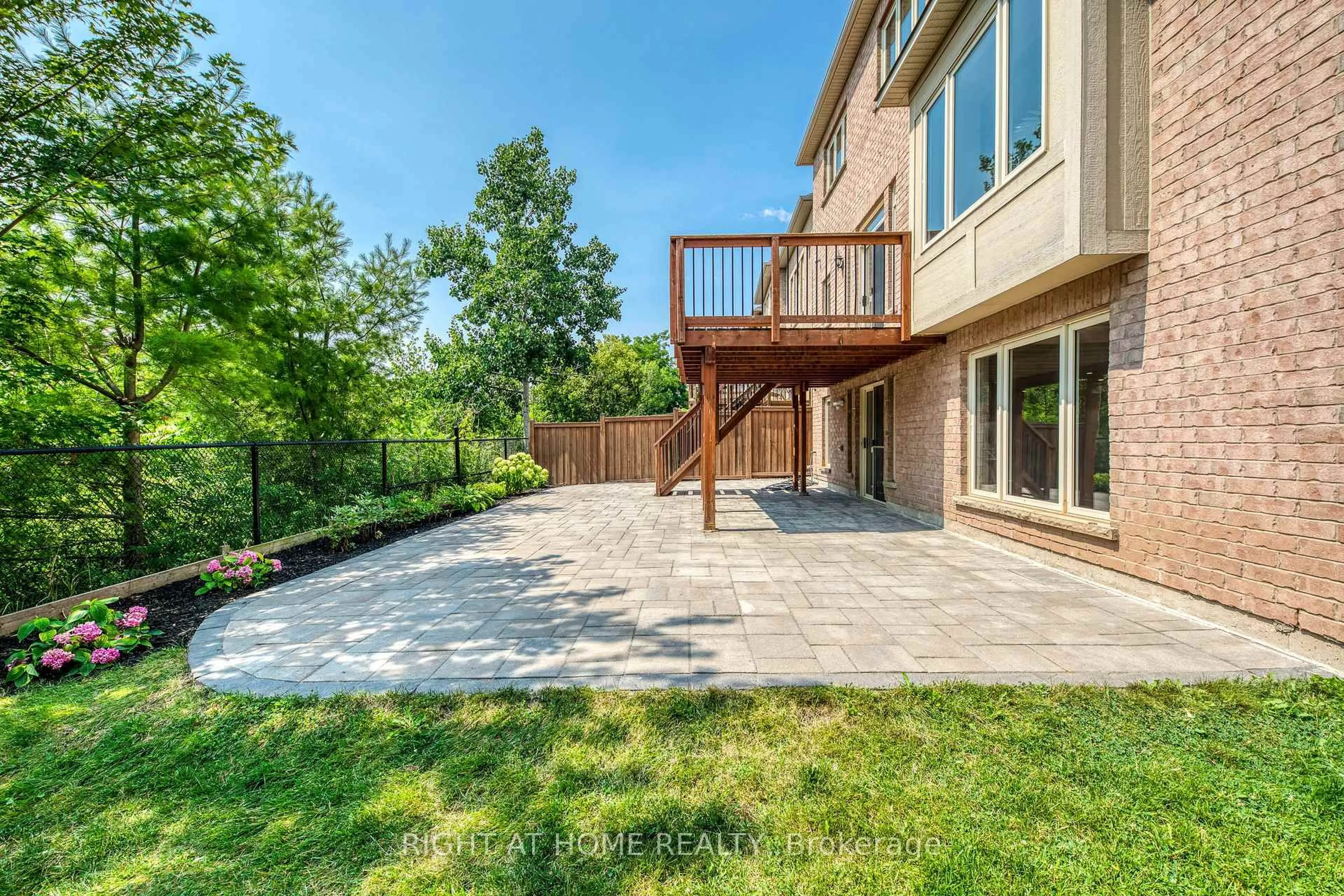 Patio, unknown for 4615 Erwin Rd, Burlington Ontario L7M 0L8