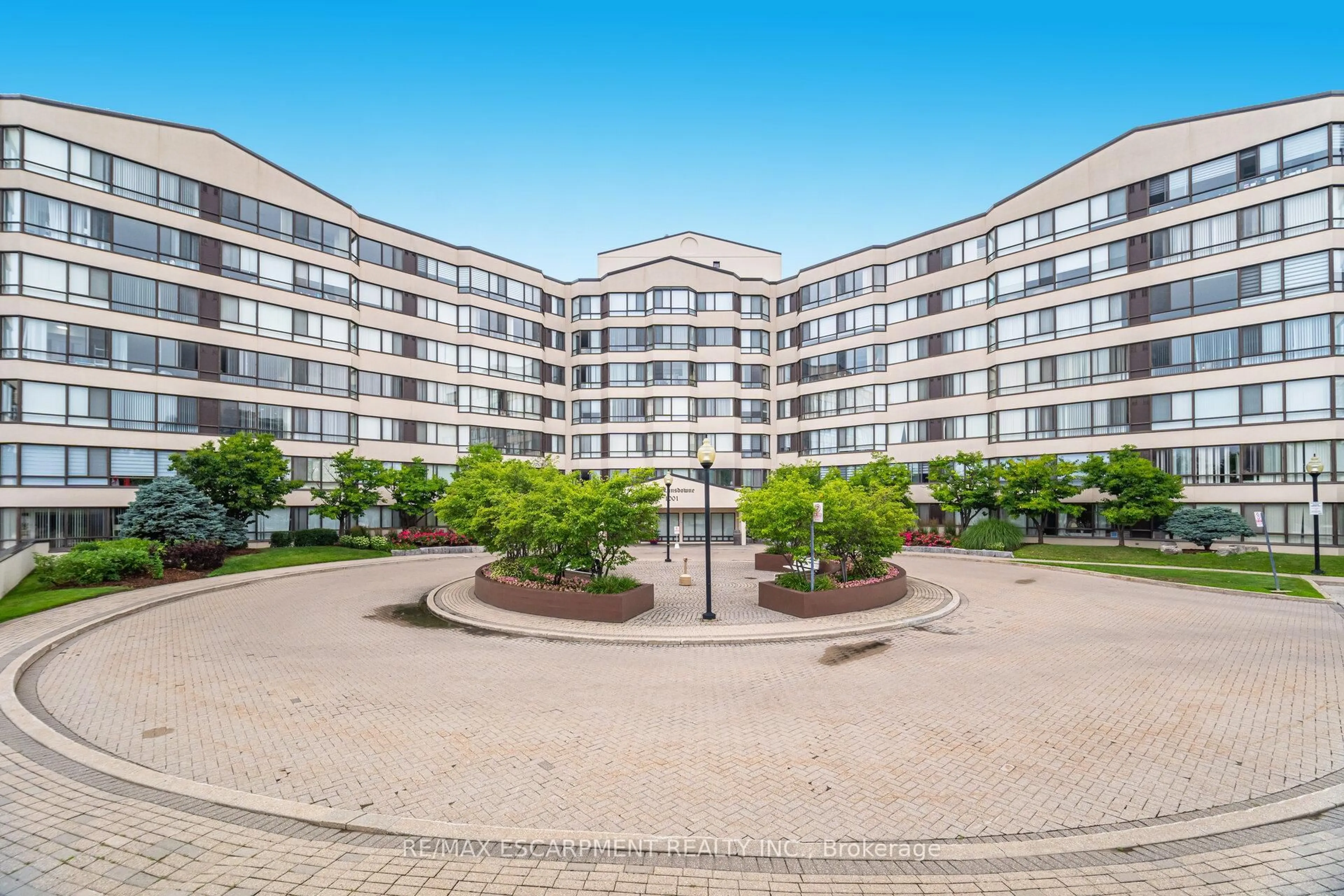 Unknown for 1001 Cedarglen Gate #716, Mississauga Ontario L5C 4R2