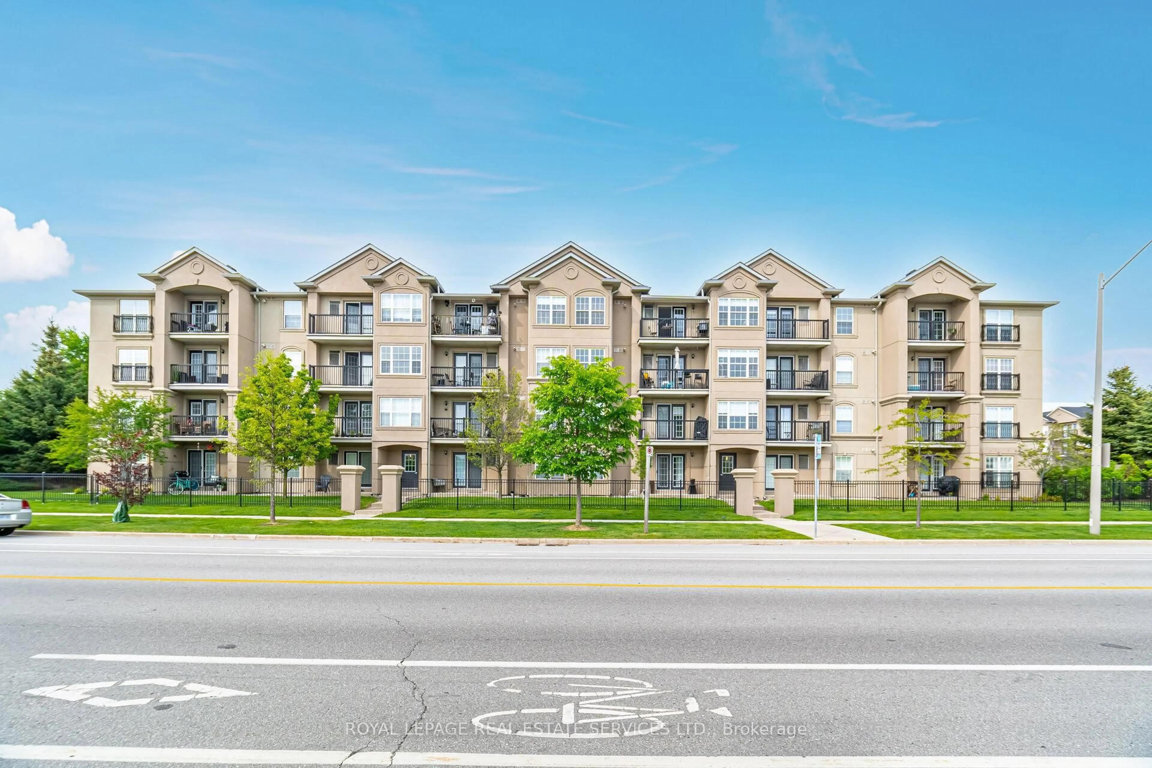 A pic from outside/outdoor area/front of a property/back of a property/a pic from drone, unknown for 1471 Maple Ave #110, Milton Ontario L9T 0B4