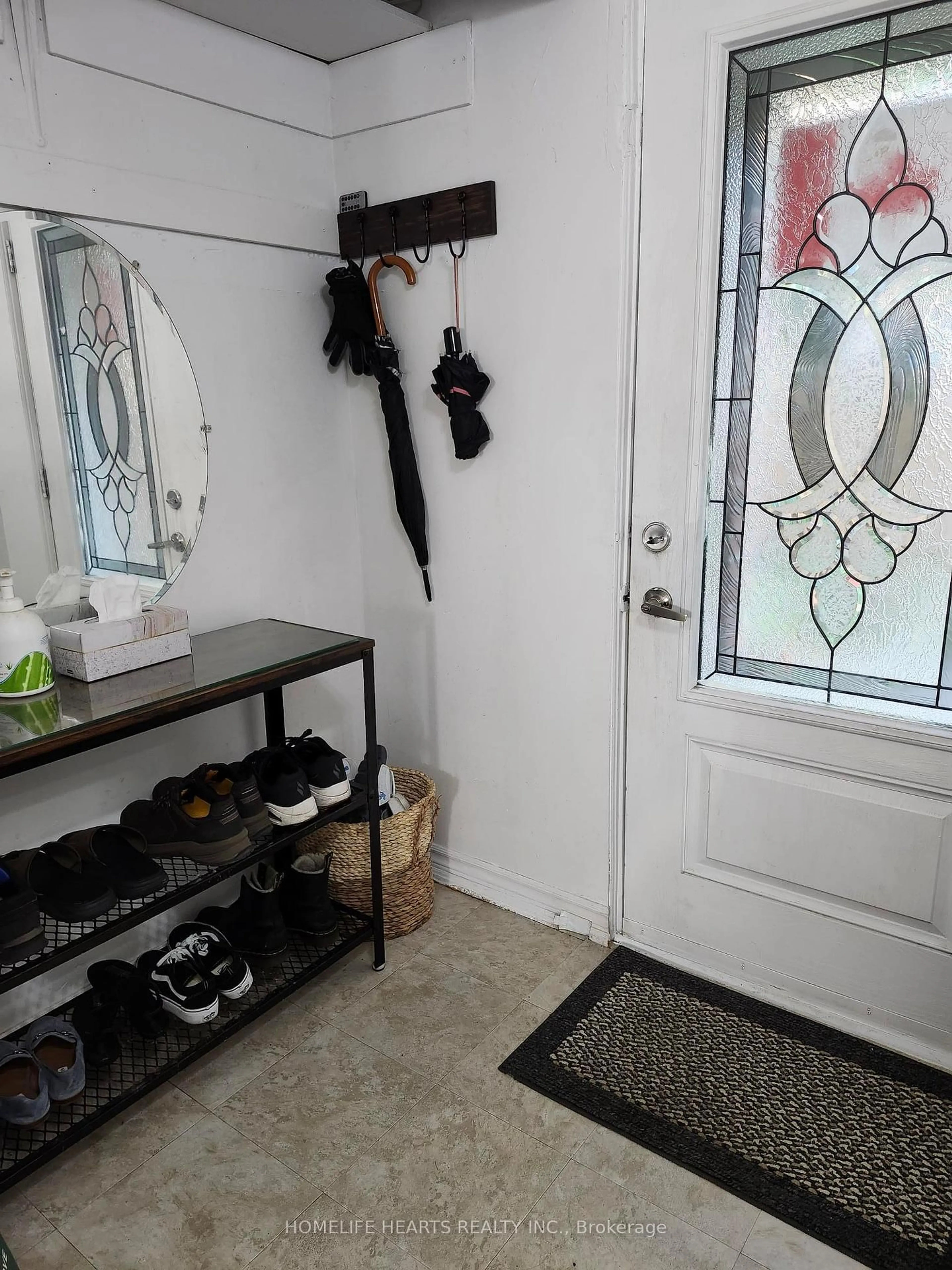 Indoor entryway for 180 Mississauga Valley Blvd #86, Mississauga Ontario L5A 3M2