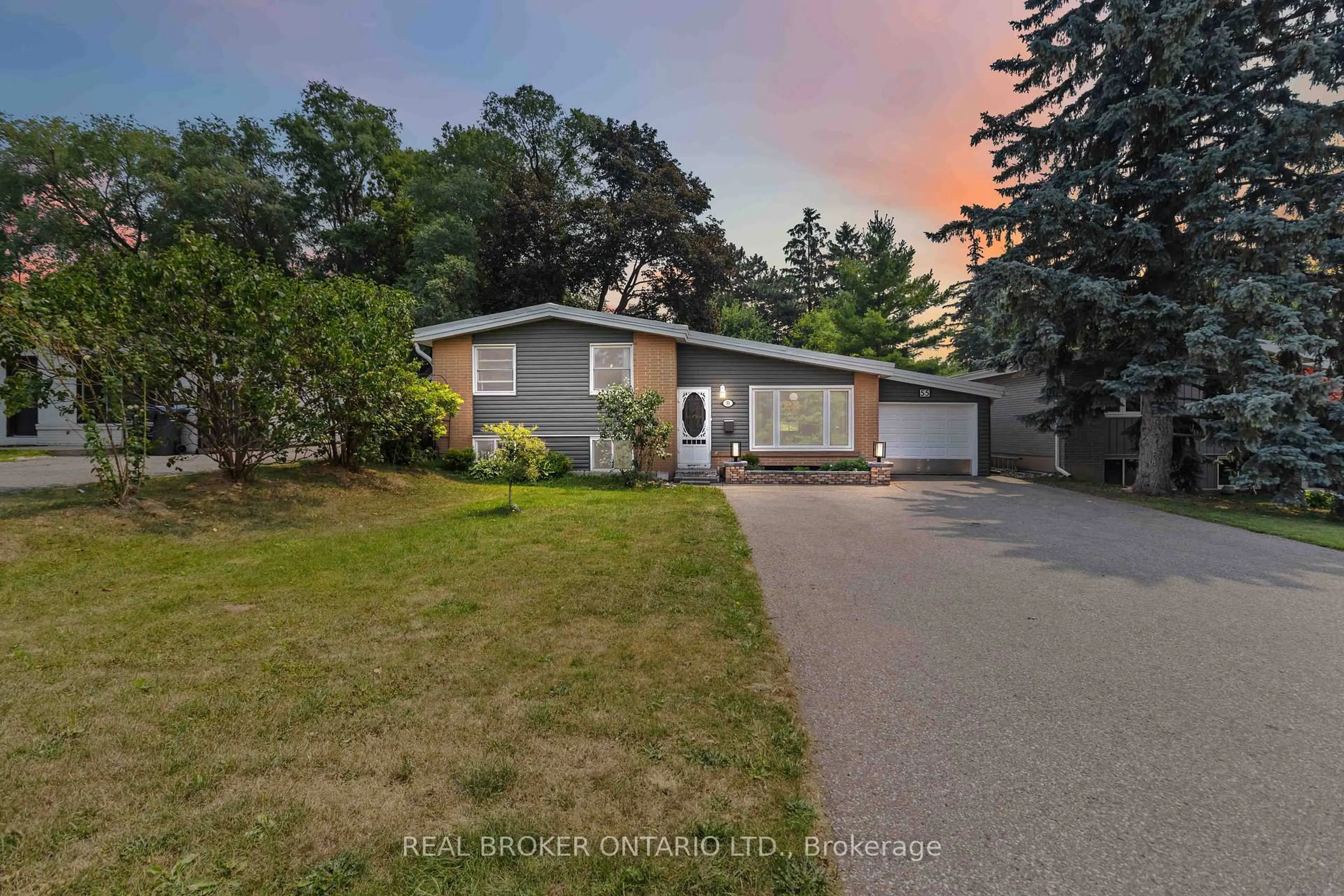 Unknown for 55 Clarence St, Brampton Ontario L6W 1S2
