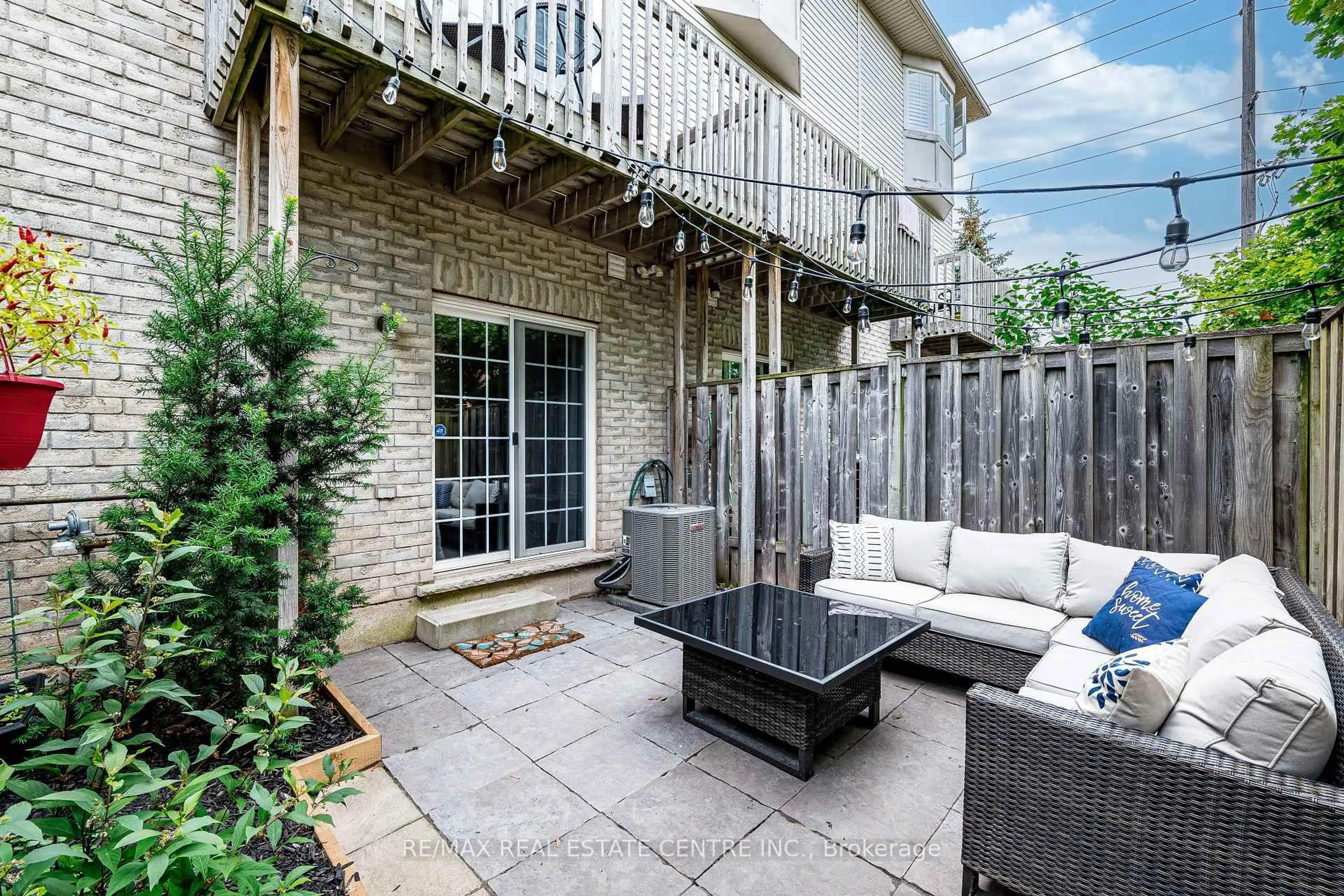 Patio, street for 5080 Fairview St #42, Burlington Ontario L7L 7G1
