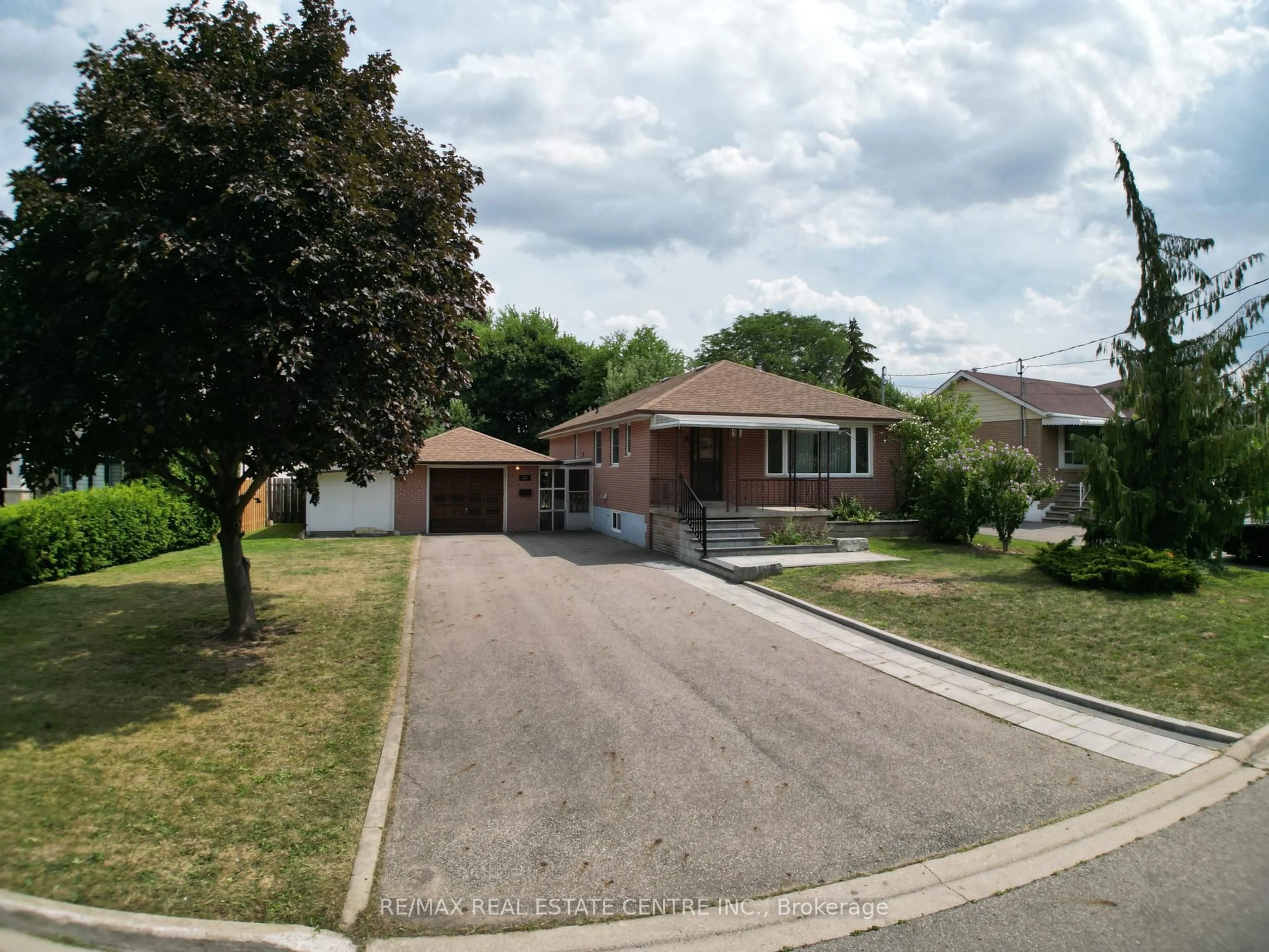 Unknown for 21 Maldaver Ave, Mississauga Ontario L5M 1W4