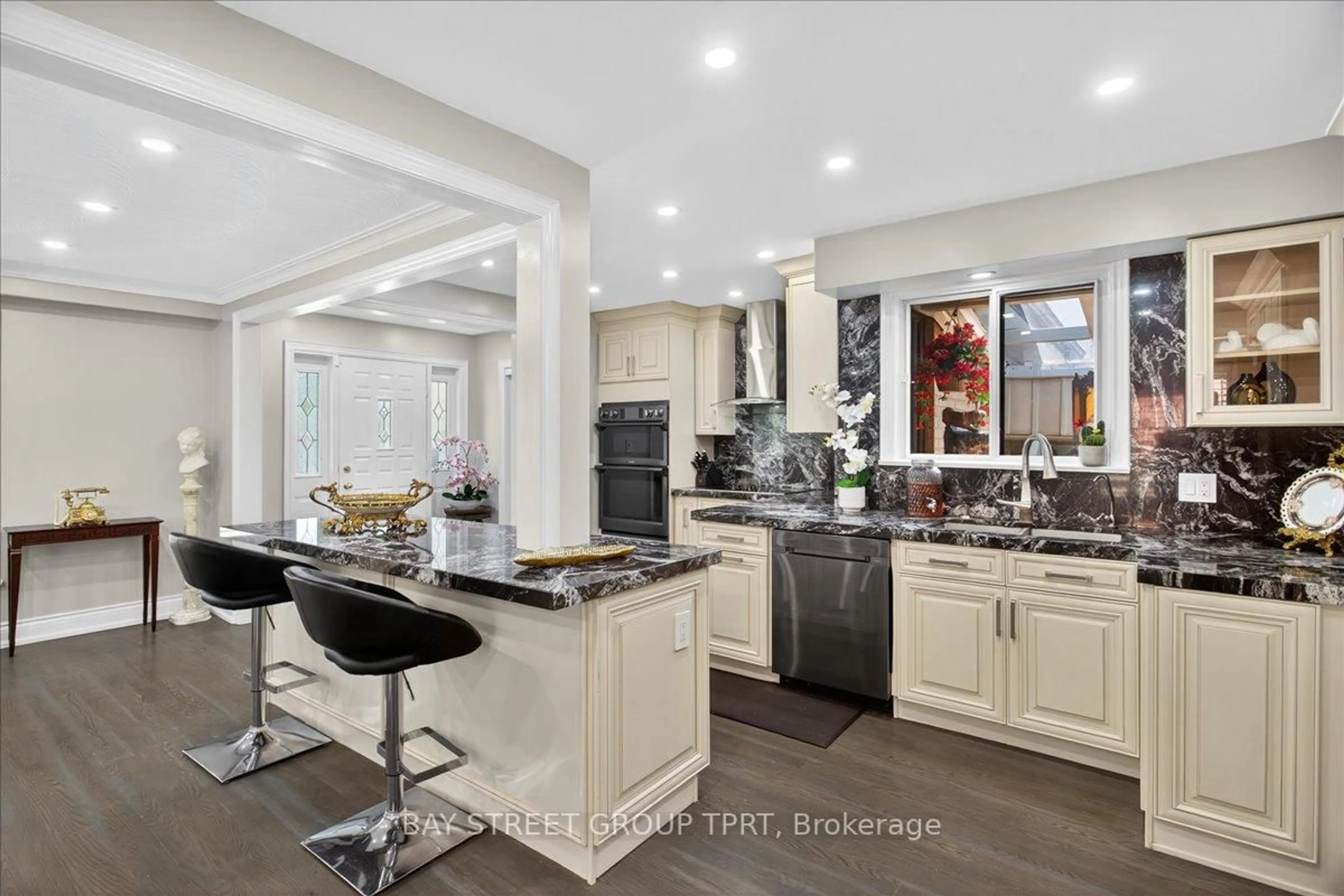 Open concept kitchen, ceramic/tile floor for 6 Evernby Blvd, Toronto Ontario M9R 3G8