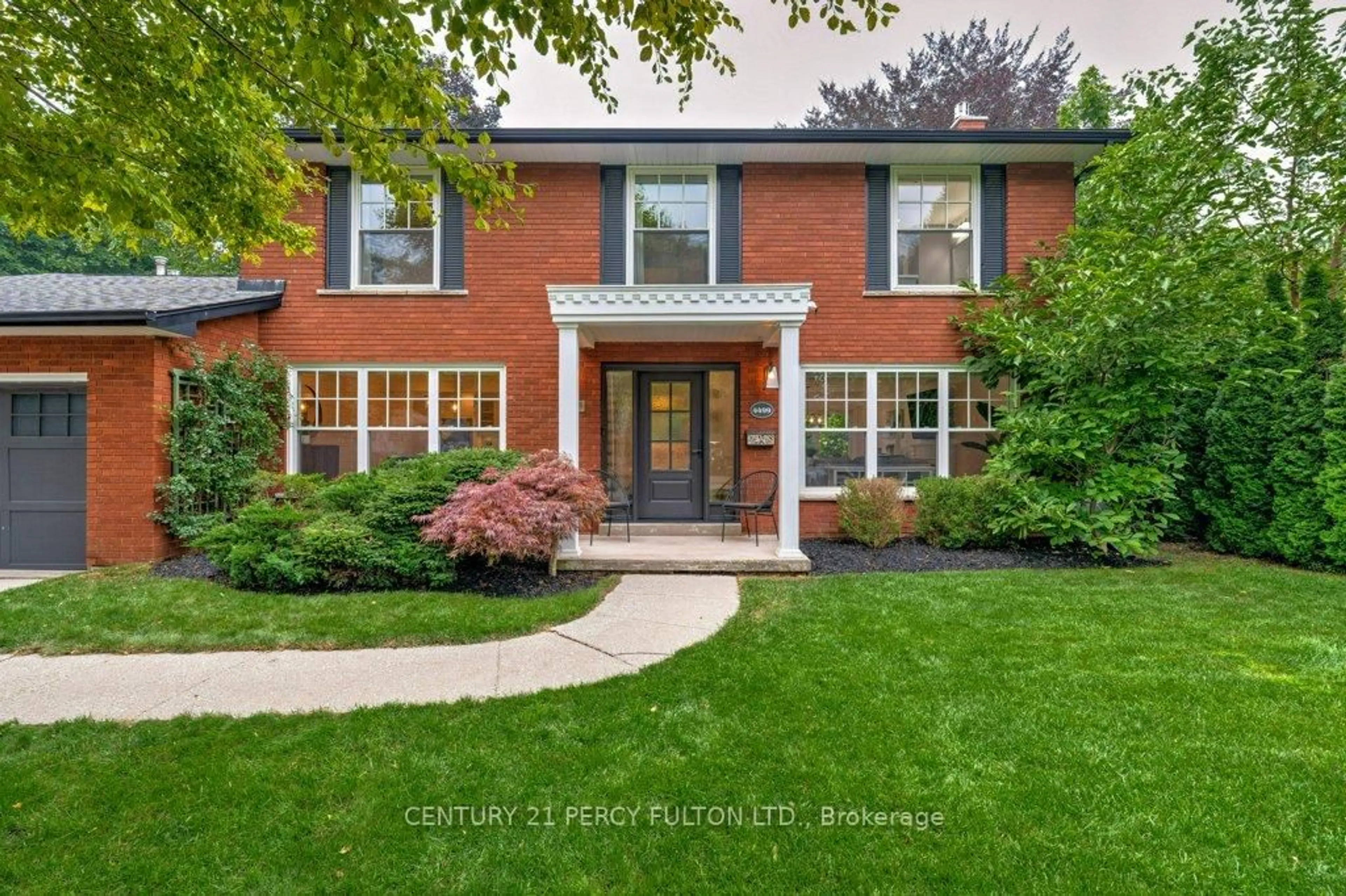 Home with brick exterior material, street for 4499 Hawthorne Dr, Burlington Ontario L7L 1G7