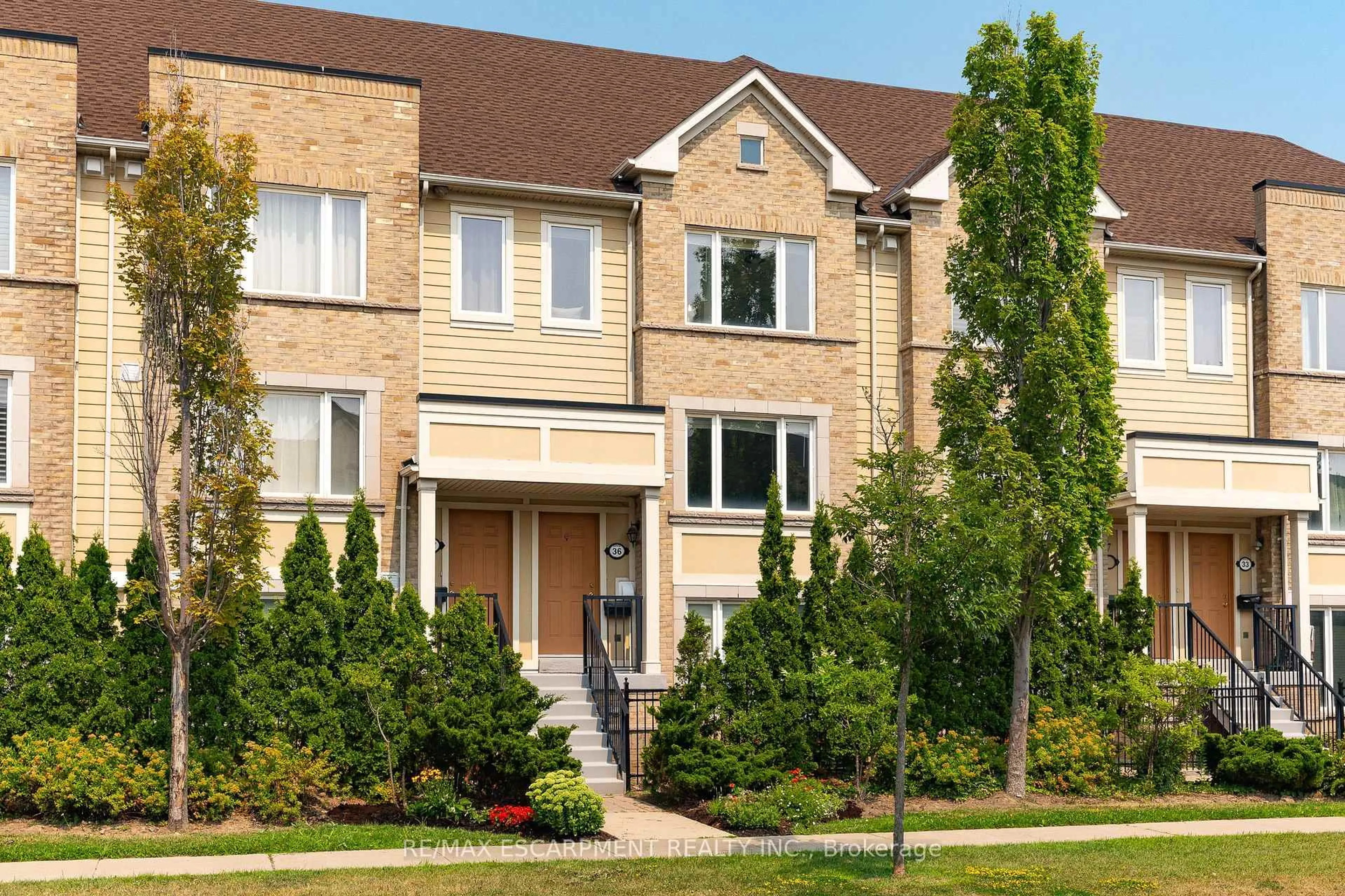 Home with brick exterior material, street for 4965 Southampton Dr #36, Mississauga Ontario L5M 8C8