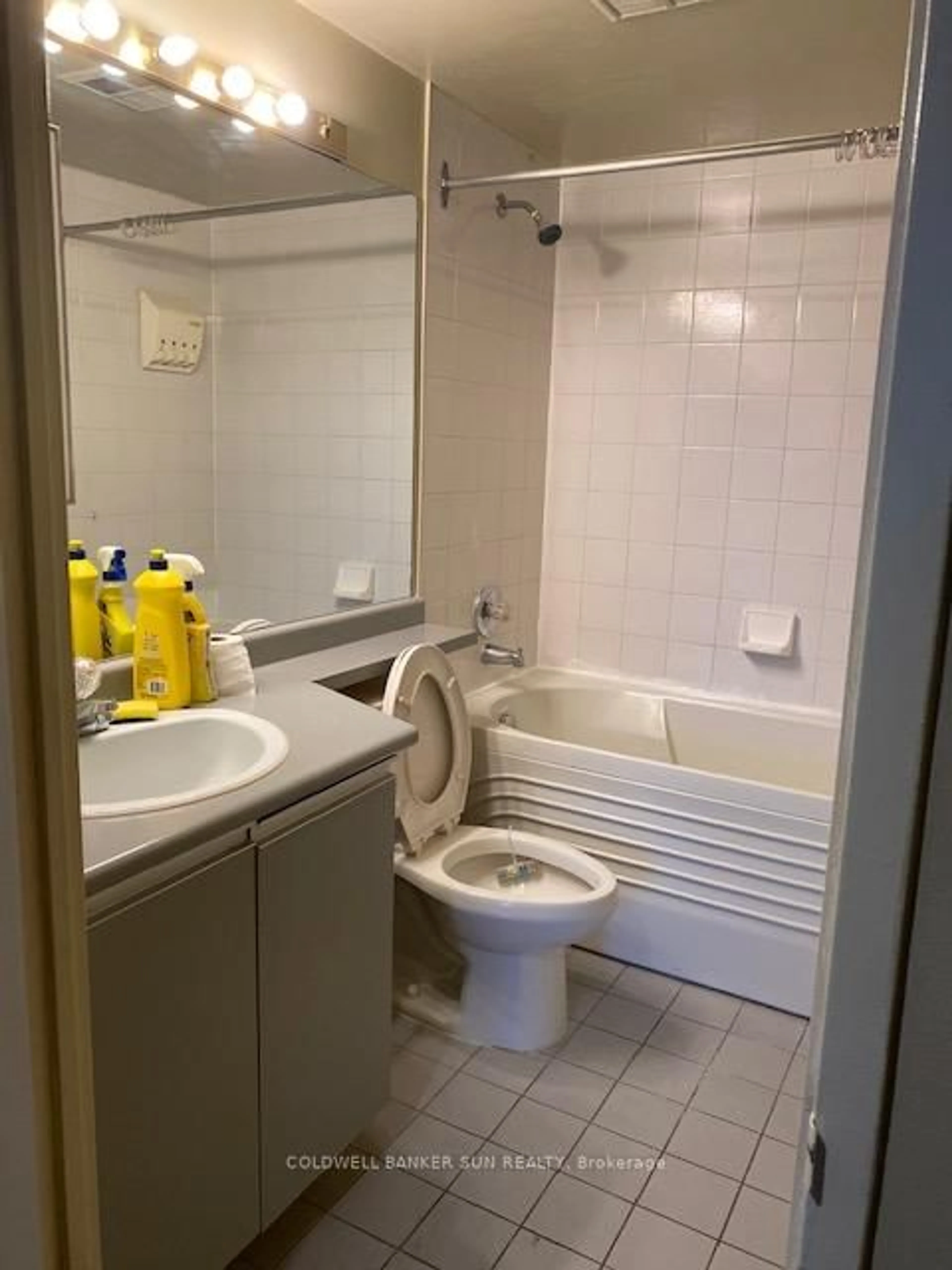Standard bathroom, floor is not visible for 6 Humberline Dr #313, Toronto Ontario M9W 6X8
