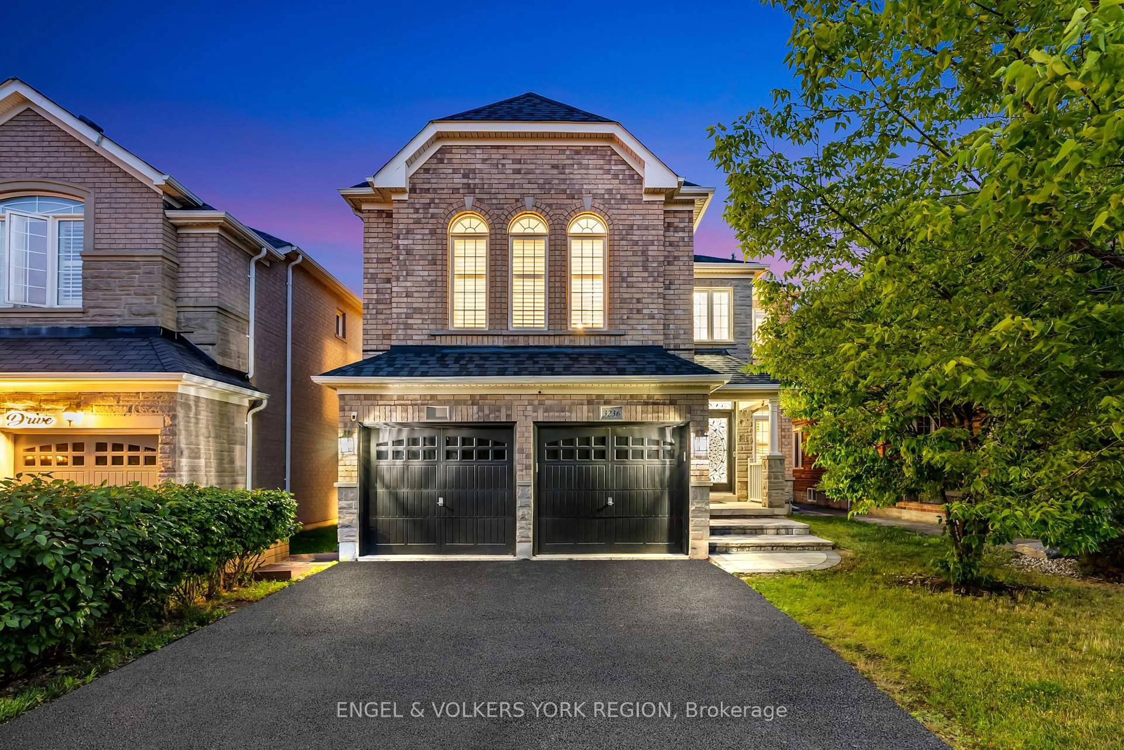 Home with brick exterior material, street for 3236 Tacc Dr, Mississauga Ontario L5M 0H3