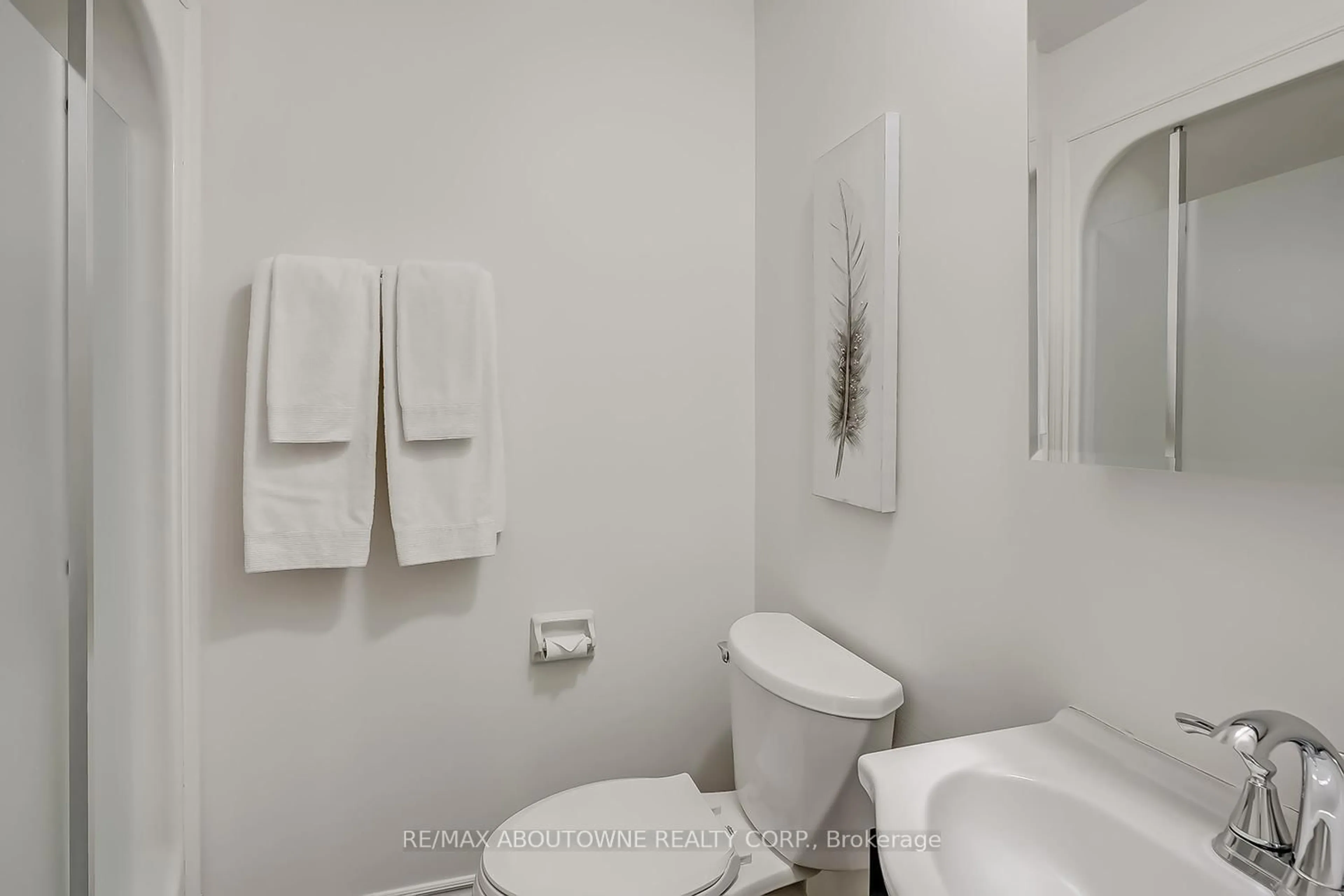 Standard bathroom, ceramic/tile floor for 2299 Marine Dr #13, Oakville Ontario L6L 1C2