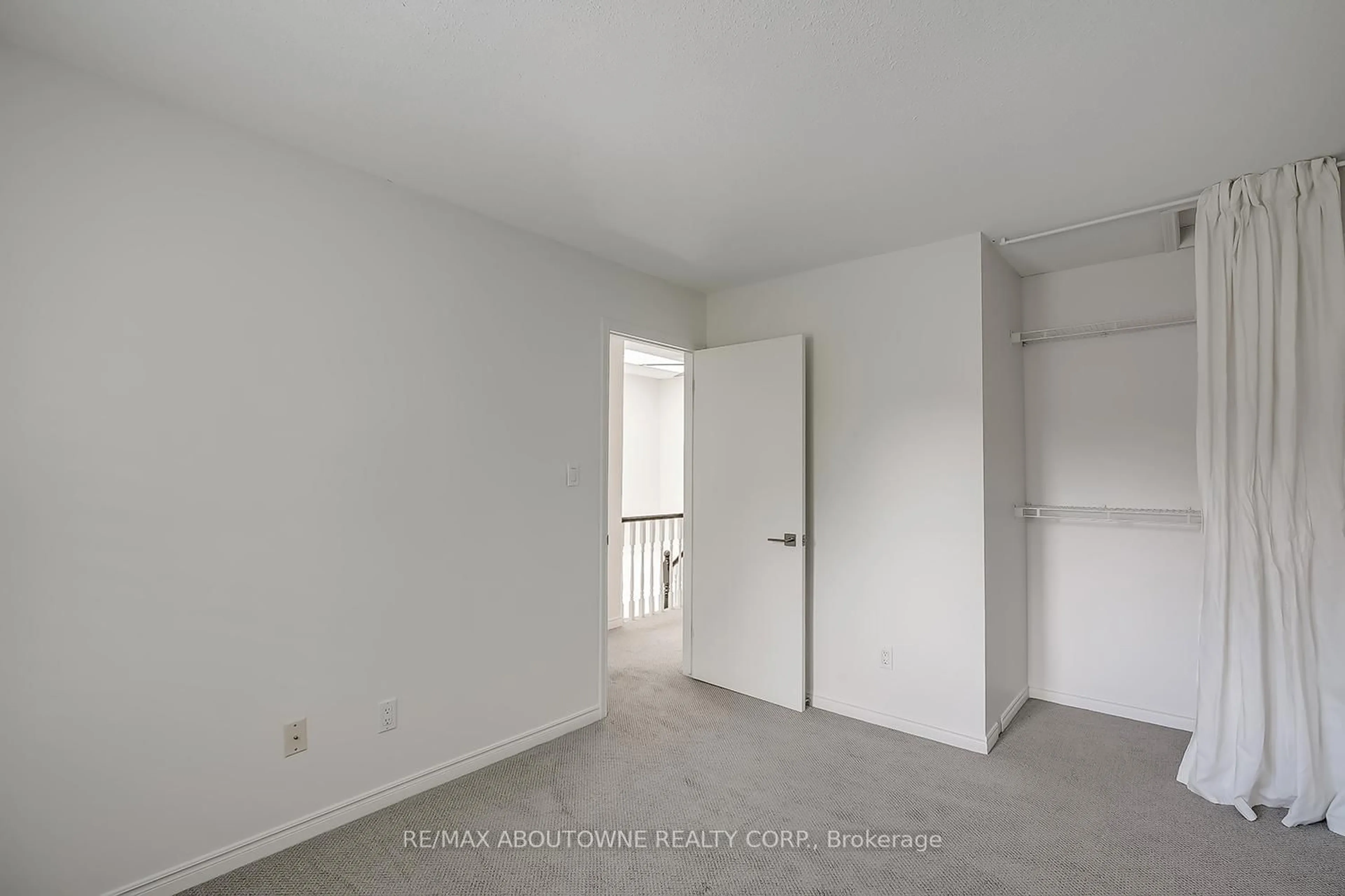 A pic of a room for 2299 Marine Dr #13, Oakville Ontario L6L 1C2
