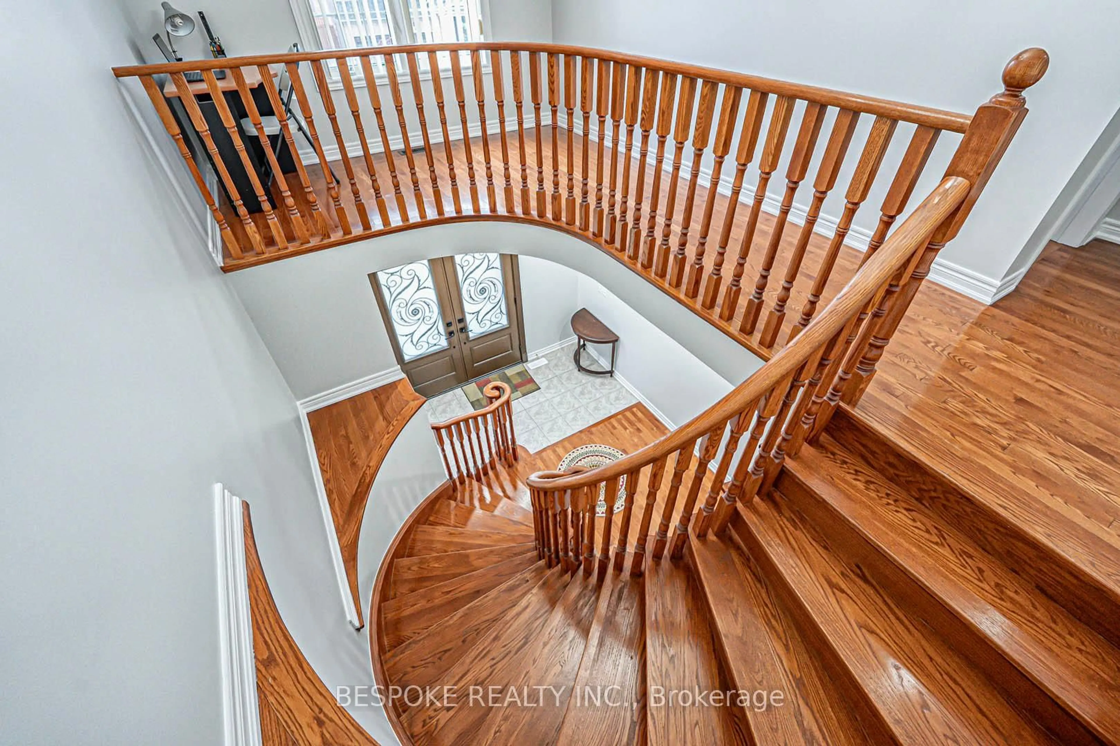 Stairs for 14 Dovehaven Cres, Brampton Ontario L6P 2H7