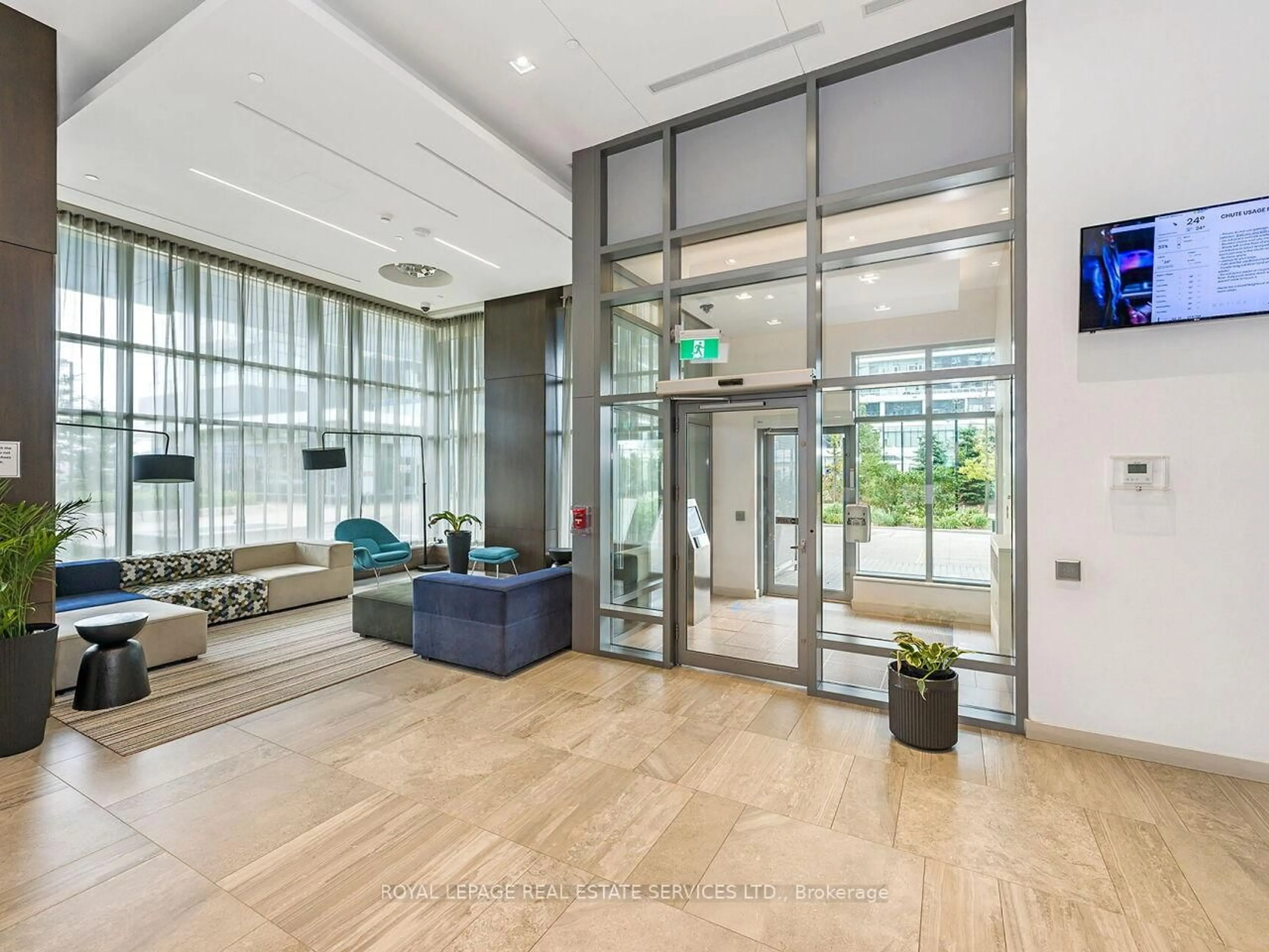 Indoor foyer for 2560 Eglinton Ave #1807, Mississauga Ontario L5M 0Y3