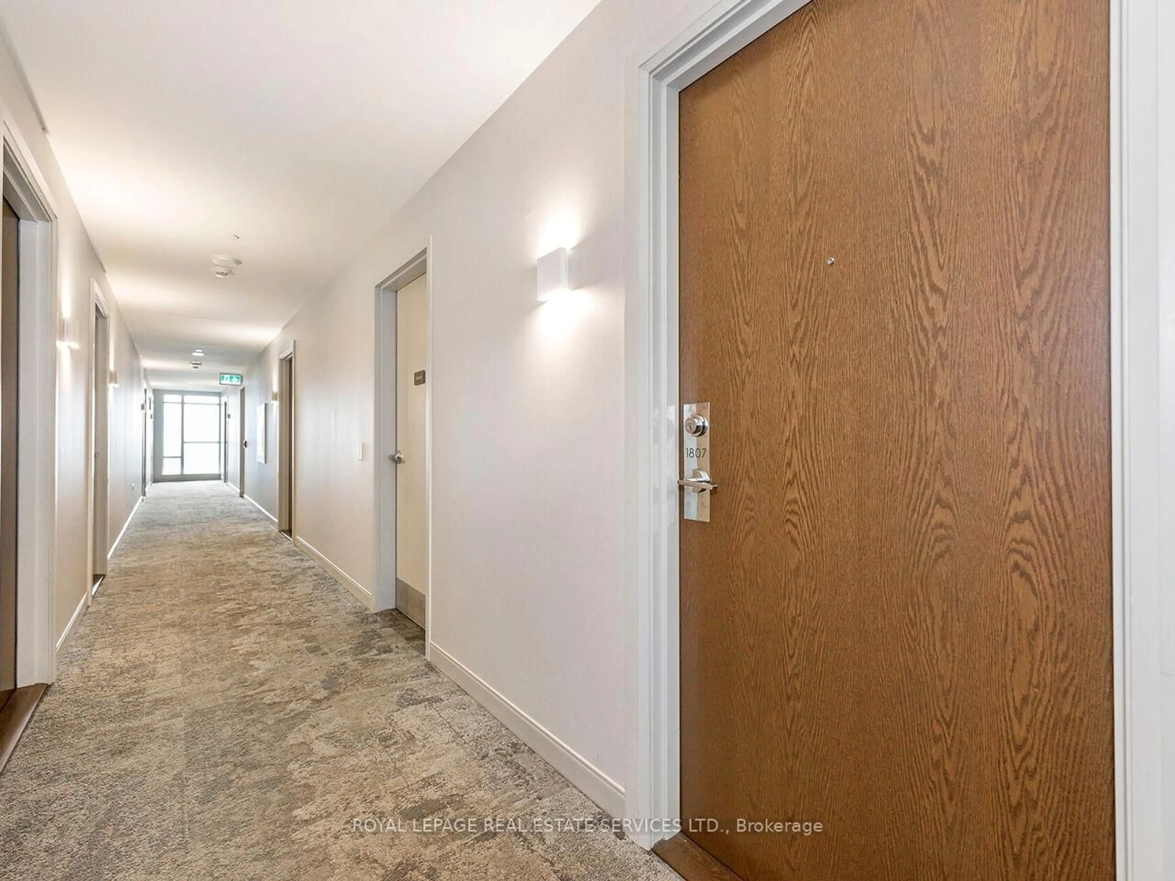 Indoor foyer for 2560 Eglinton Ave #1807, Mississauga Ontario L5M 0Y3