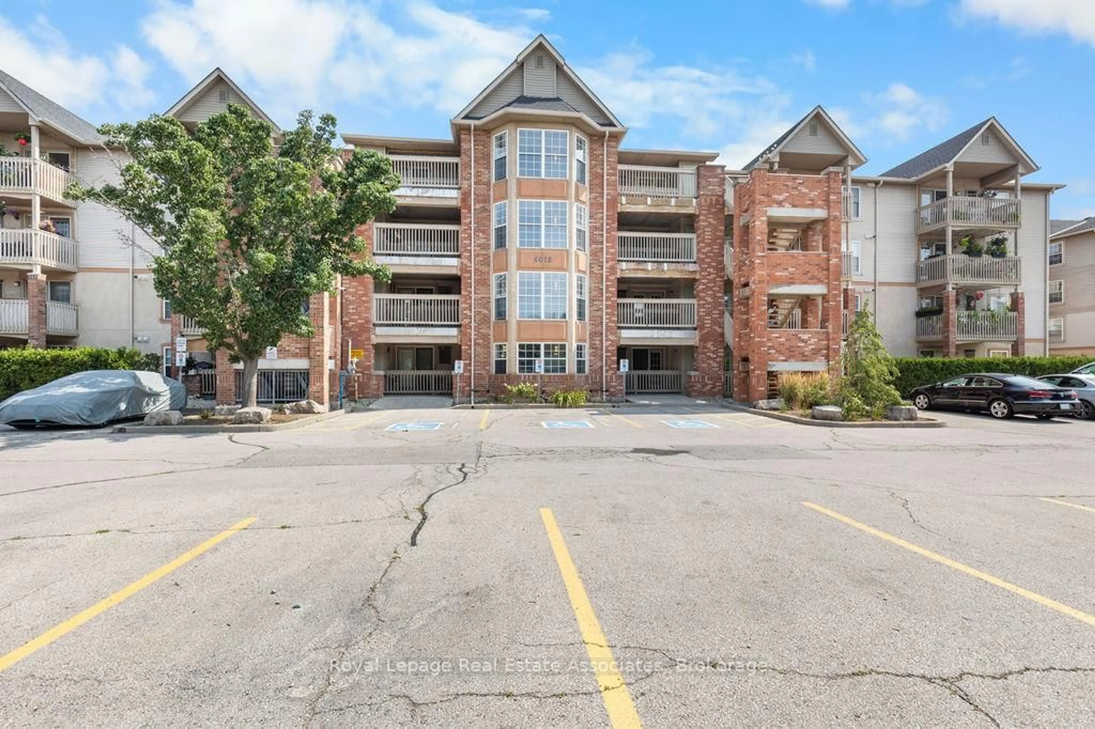 Unknown for 4013 Kilmer Ave, Burlington Ontario L7M 4M3