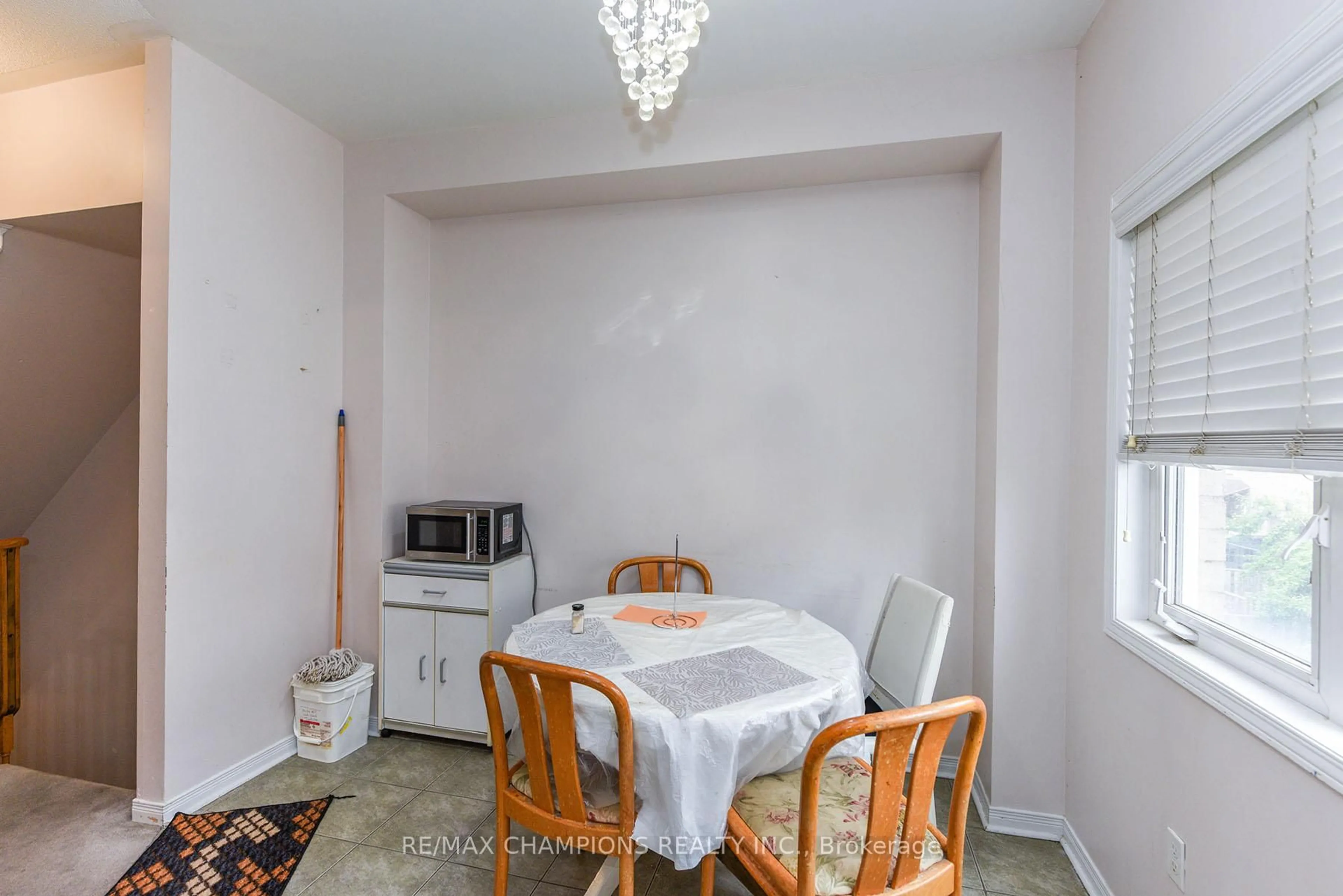 Dining room, unknown for 7035 Rexwood Rd #245, Mississauga Ontario L4T 4M9