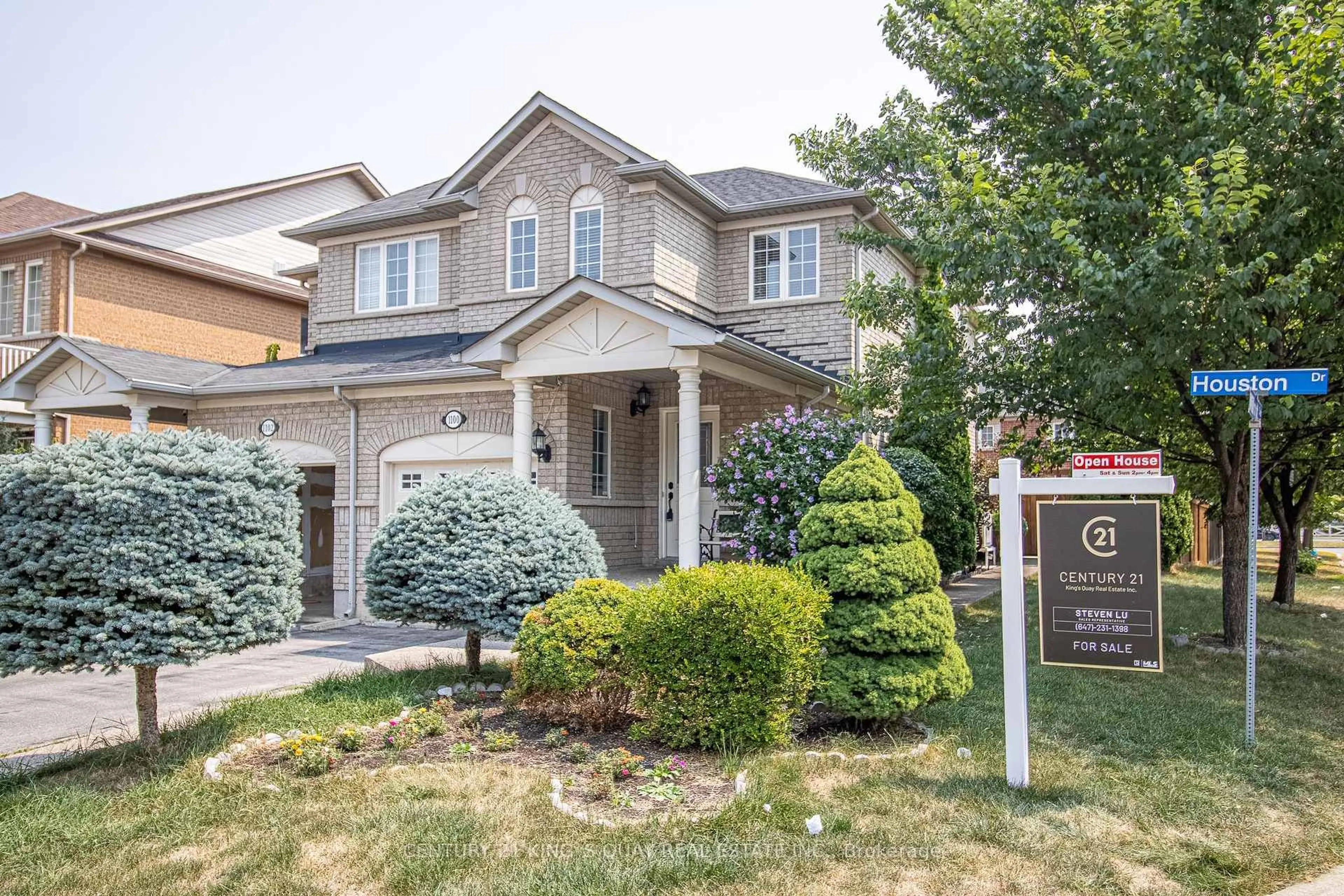 Home with vinyl exterior material, street for 1100 Houston Dr, Milton Ontario L9T 6E8
