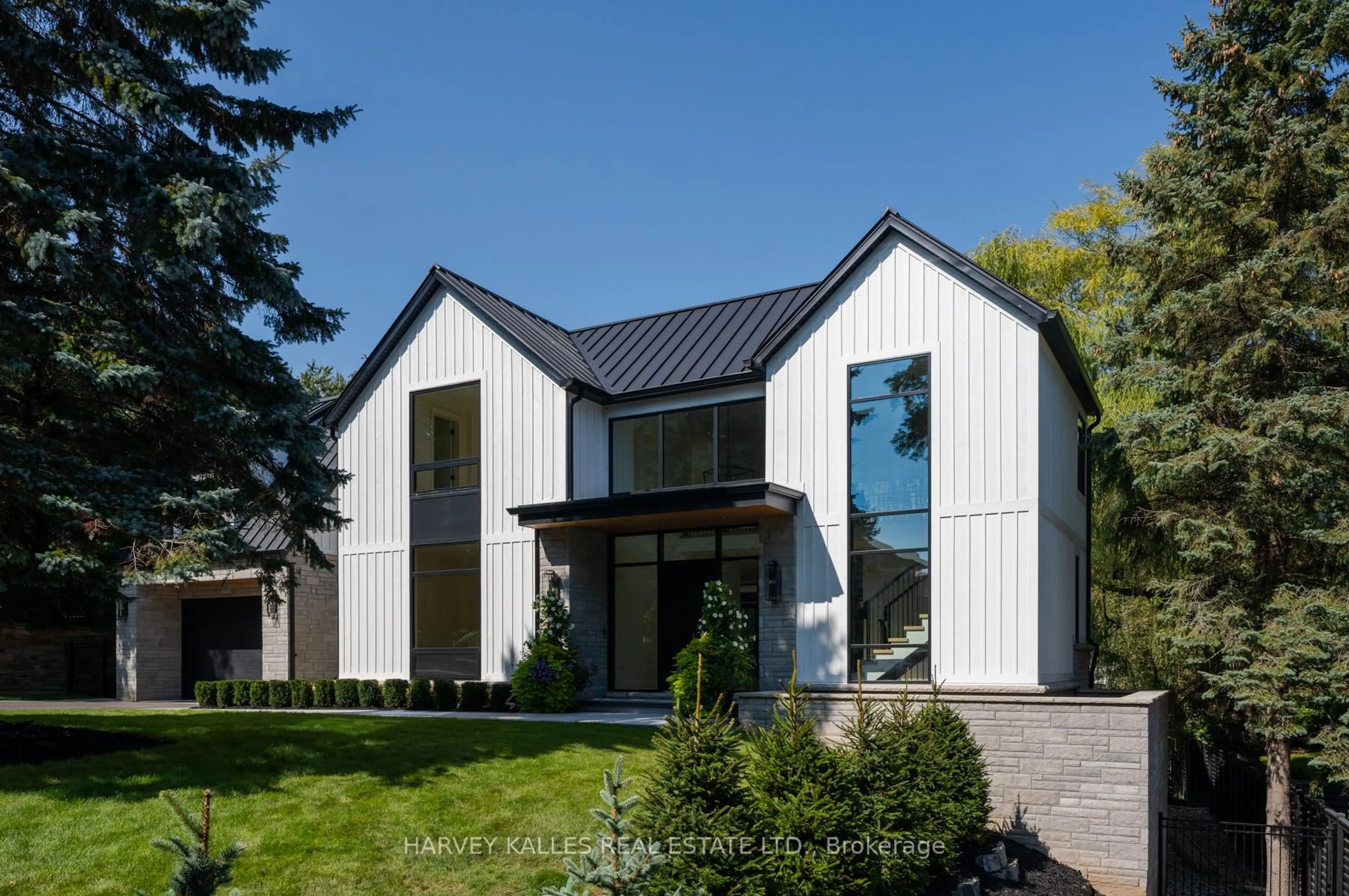 Home with vinyl exterior material, street for 233 Lakewood Dr, Oakville Ontario L6K 1B3