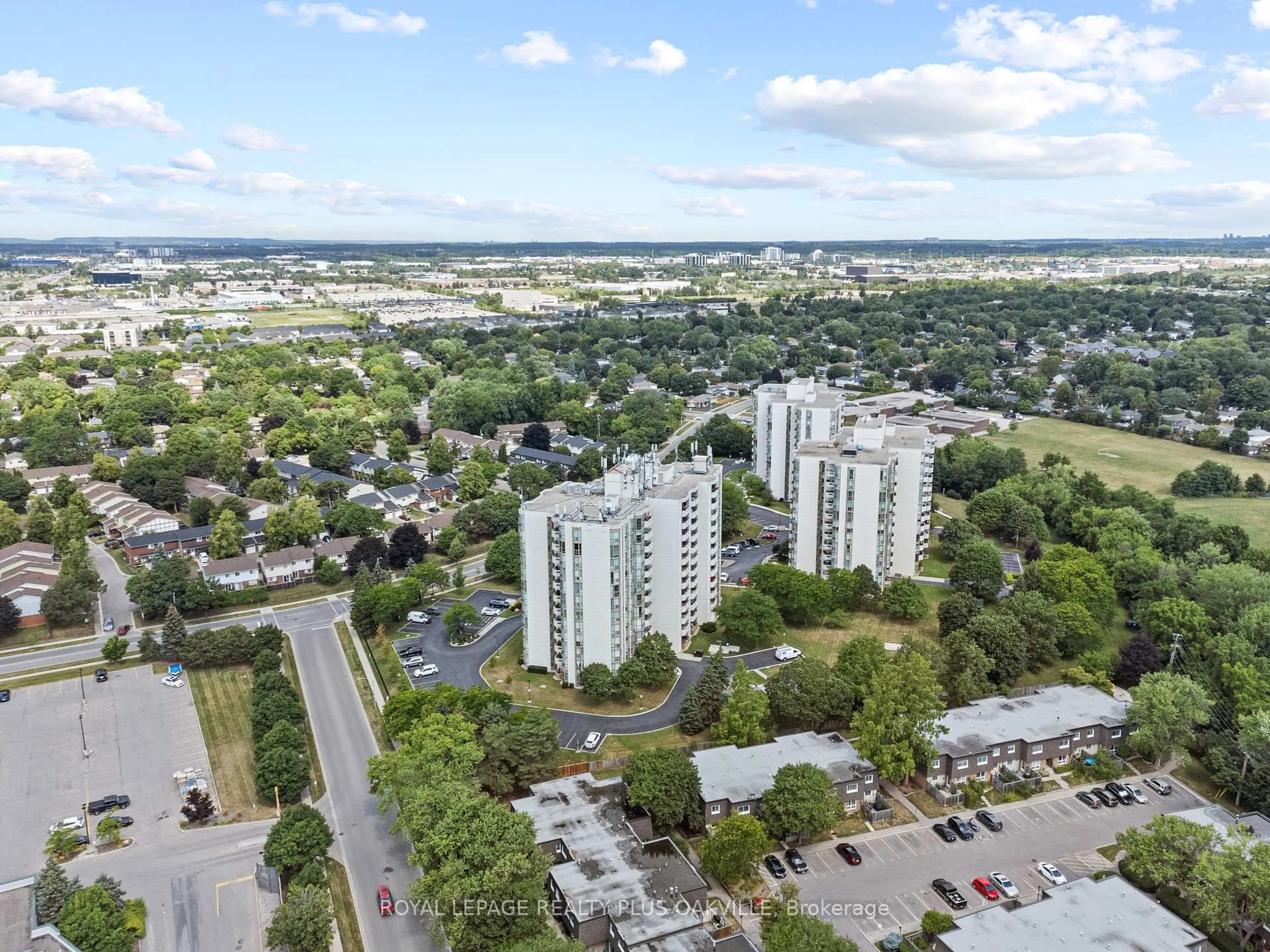 A pic from outside/outdoor area/front of a property/back of a property/a pic from drone, city buildings view from balcony for 5070 Pinedale Ave #804, Burlington Ontario L7L 5V6