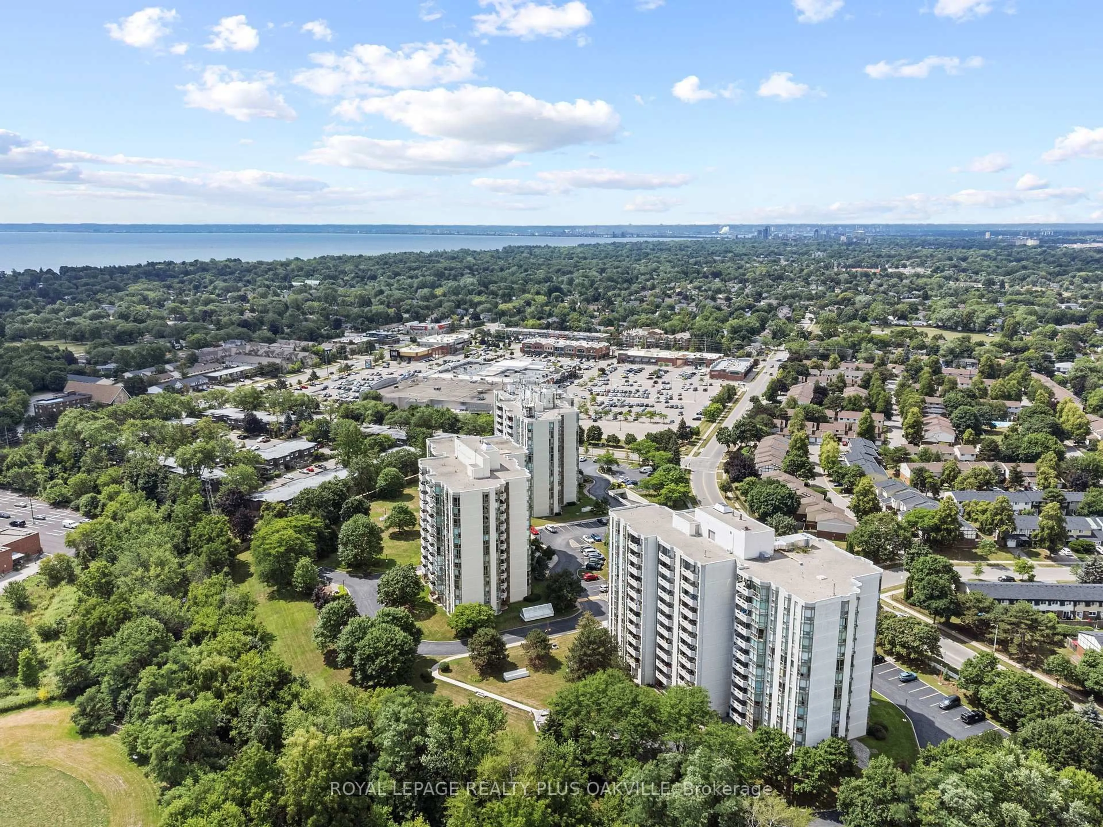 A pic from outside/outdoor area/front of a property/back of a property/a pic from drone, city buildings view from balcony for 5070 Pinedale Ave #804, Burlington Ontario L7L 5V6