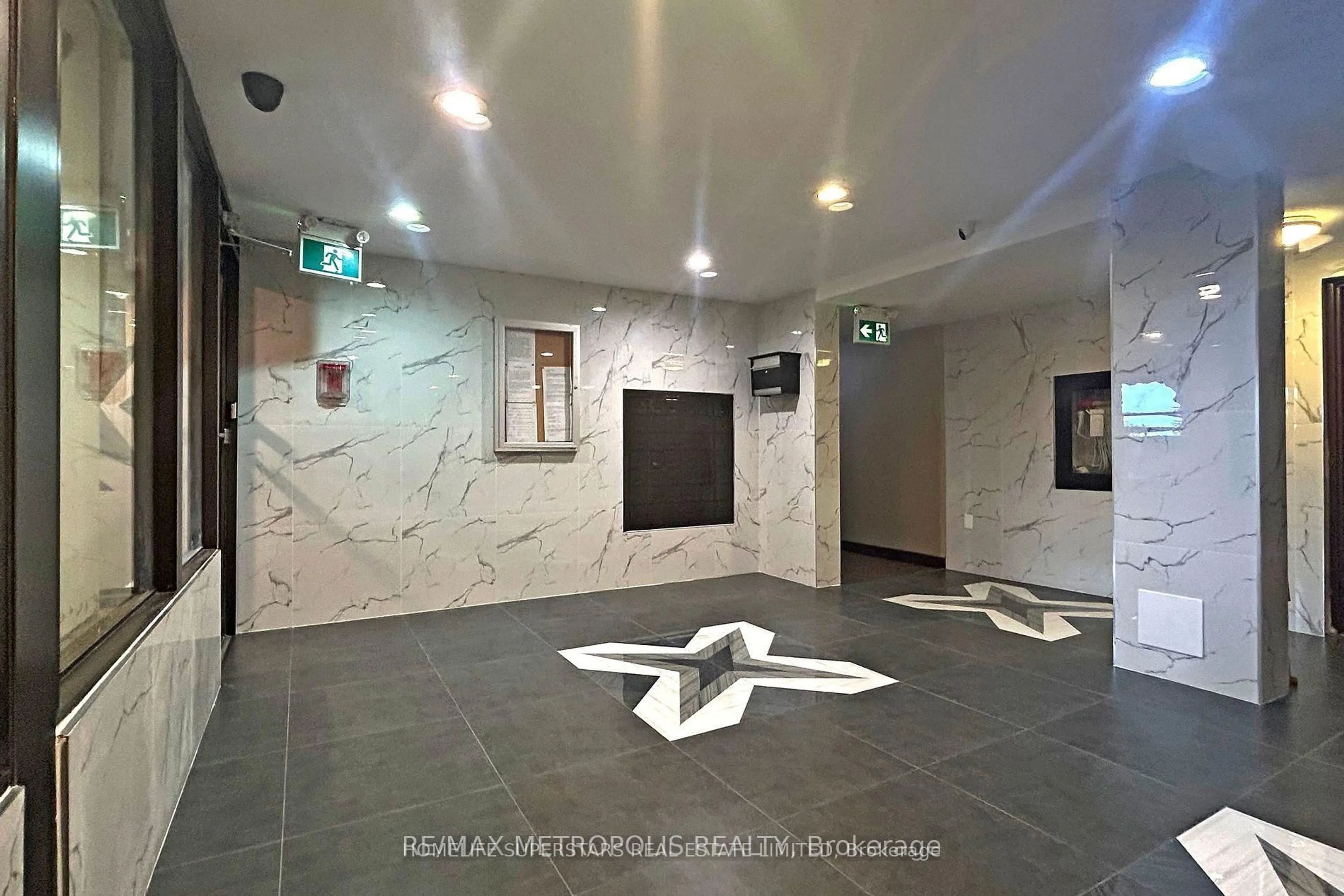 Indoor foyer for 1445 Wilson Ave #202, Toronto Ontario M3M 1J5