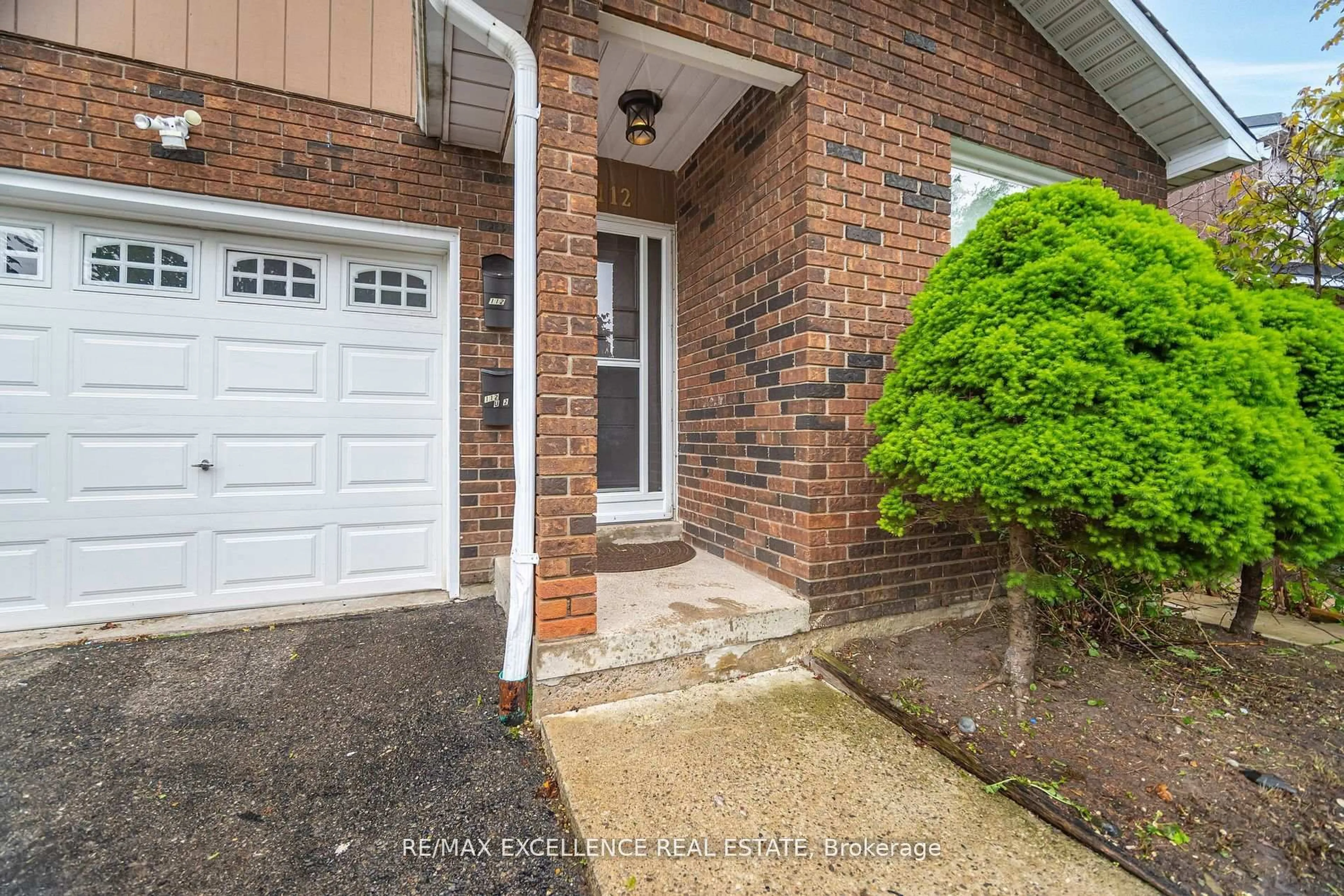 Indoor entryway for 112 Elderwood Pl, Brampton Ontario L6V 3N3