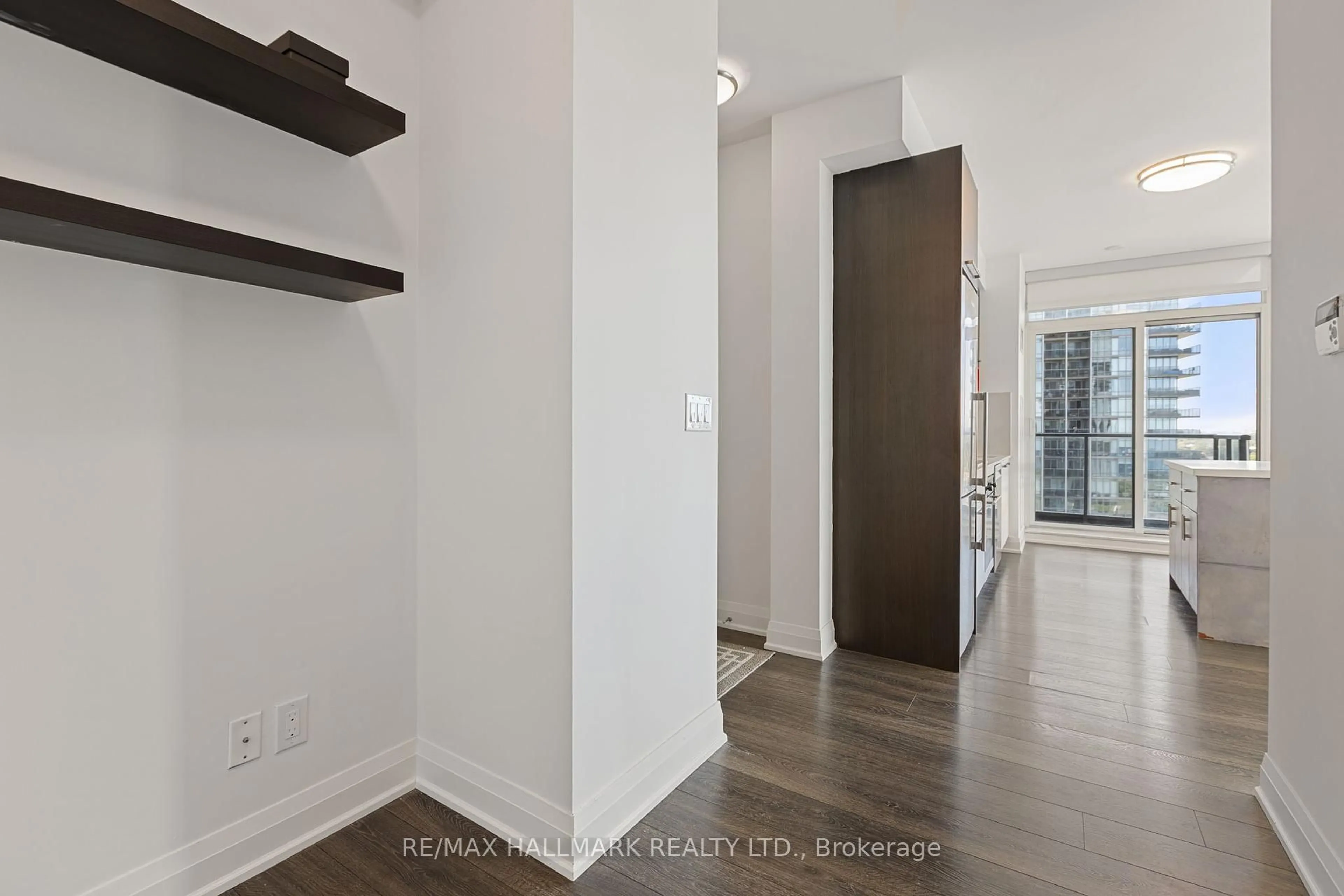 Indoor entryway for 36 Park Lawn Rd #1909, Toronto Ontario M8V 0E5