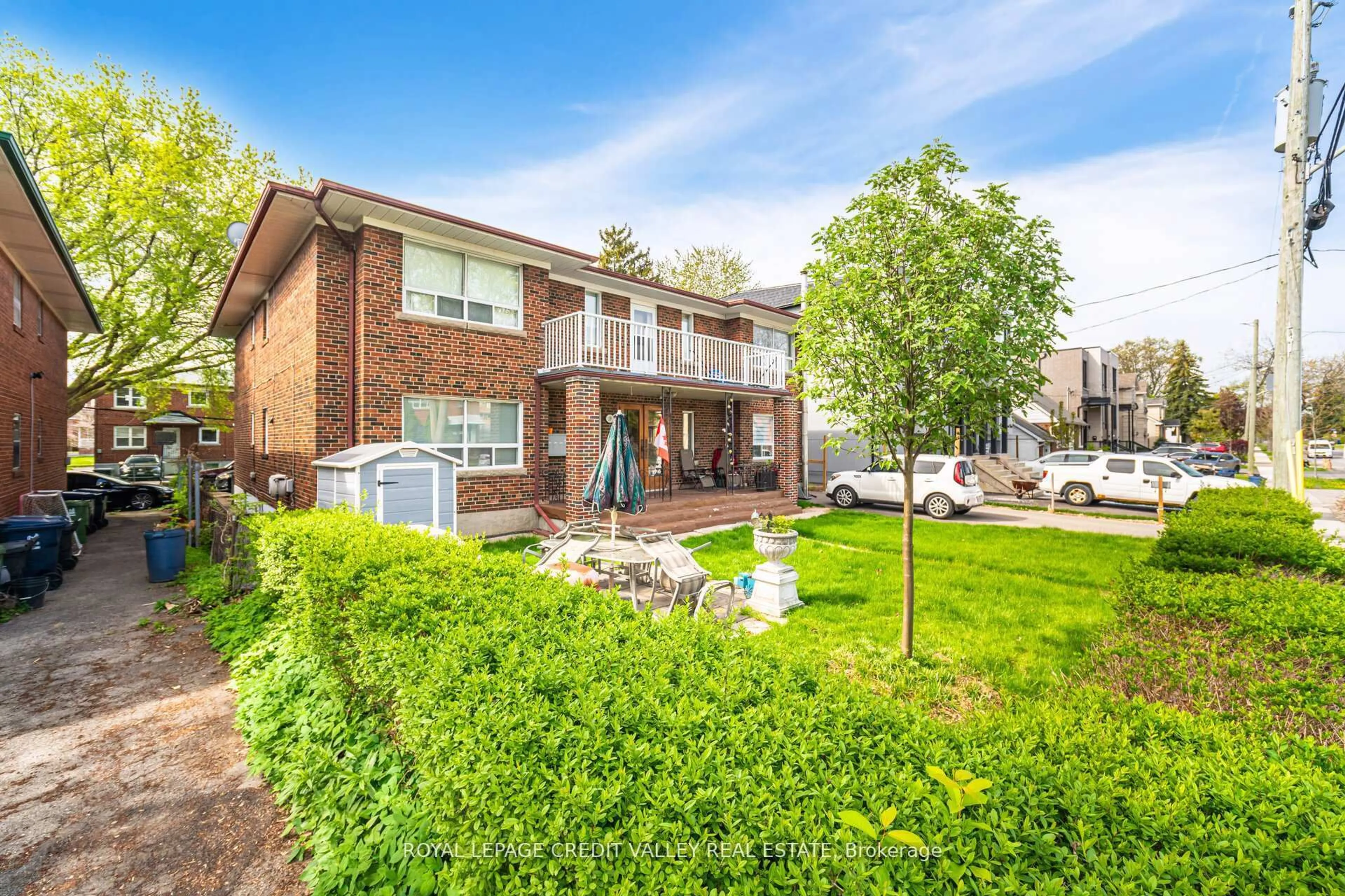 Home with brick exterior material, unknown for 19 Roseland Dr, Toronto Ontario M8W 1Y3