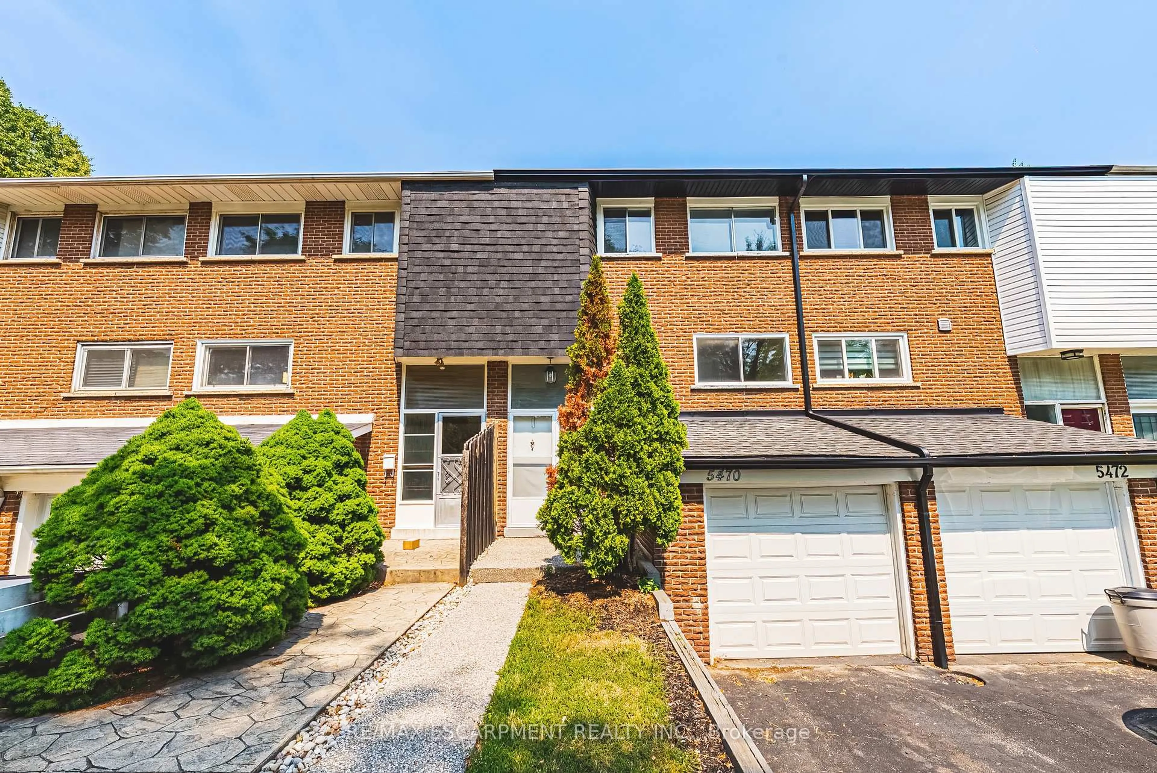 Home with brick exterior material, street for 5470 Schueller Cres, Burlington Ontario L7L 3T2