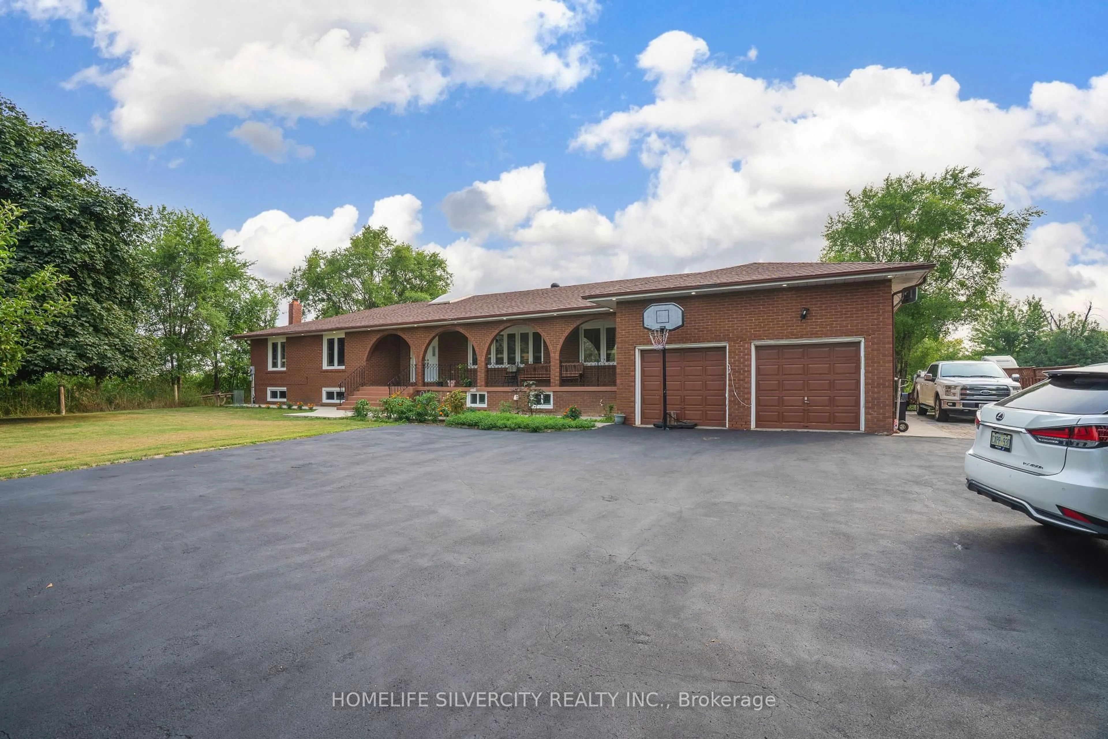 A pic from outside/outdoor area/front of a property/back of a property/a pic from drone, street for 8484 Winston Churchill Blvd, Oakville Ontario L0P 1K0
