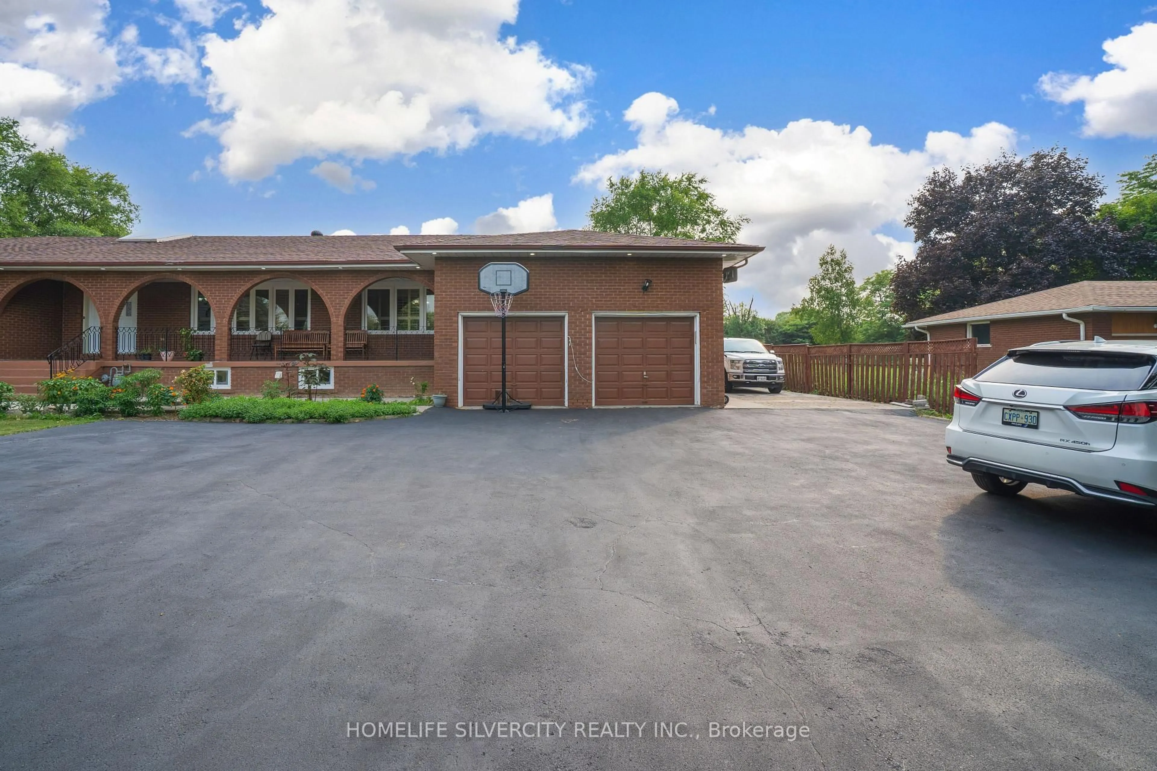 A pic from outside/outdoor area/front of a property/back of a property/a pic from drone, street for 8484 Winston Churchill Blvd, Oakville Ontario L0P 1K0