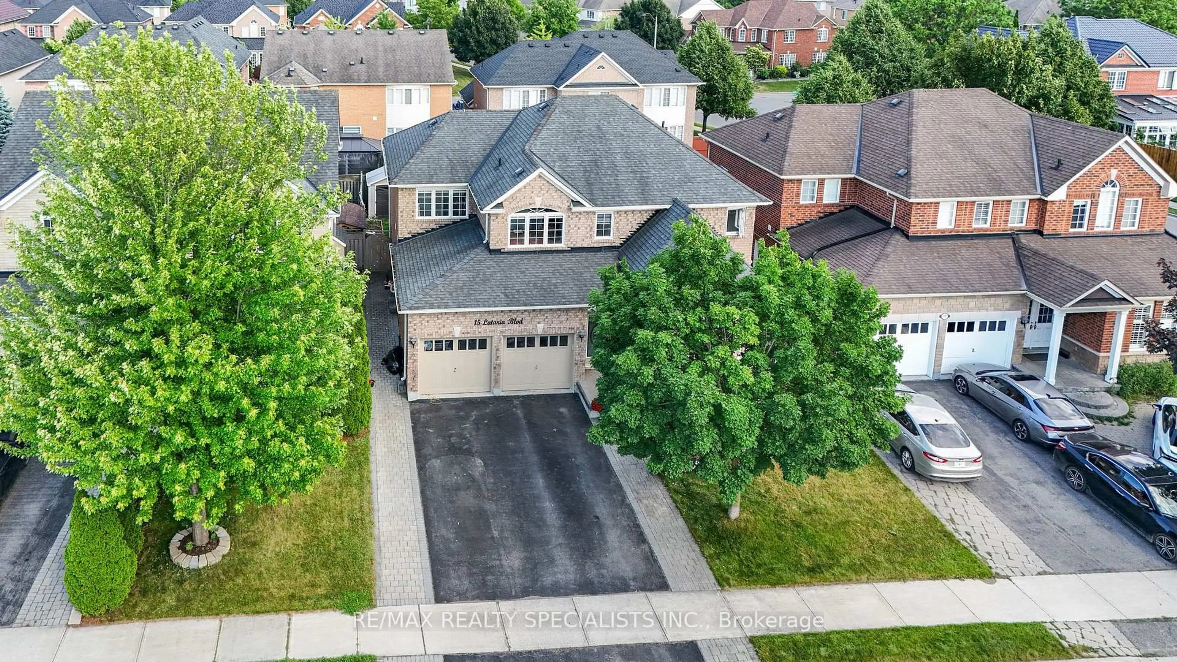 A pic from outside/outdoor area/front of a property/back of a property/a pic from drone, street for 15 Latania Blvd, Brampton Ontario L6P 1S8