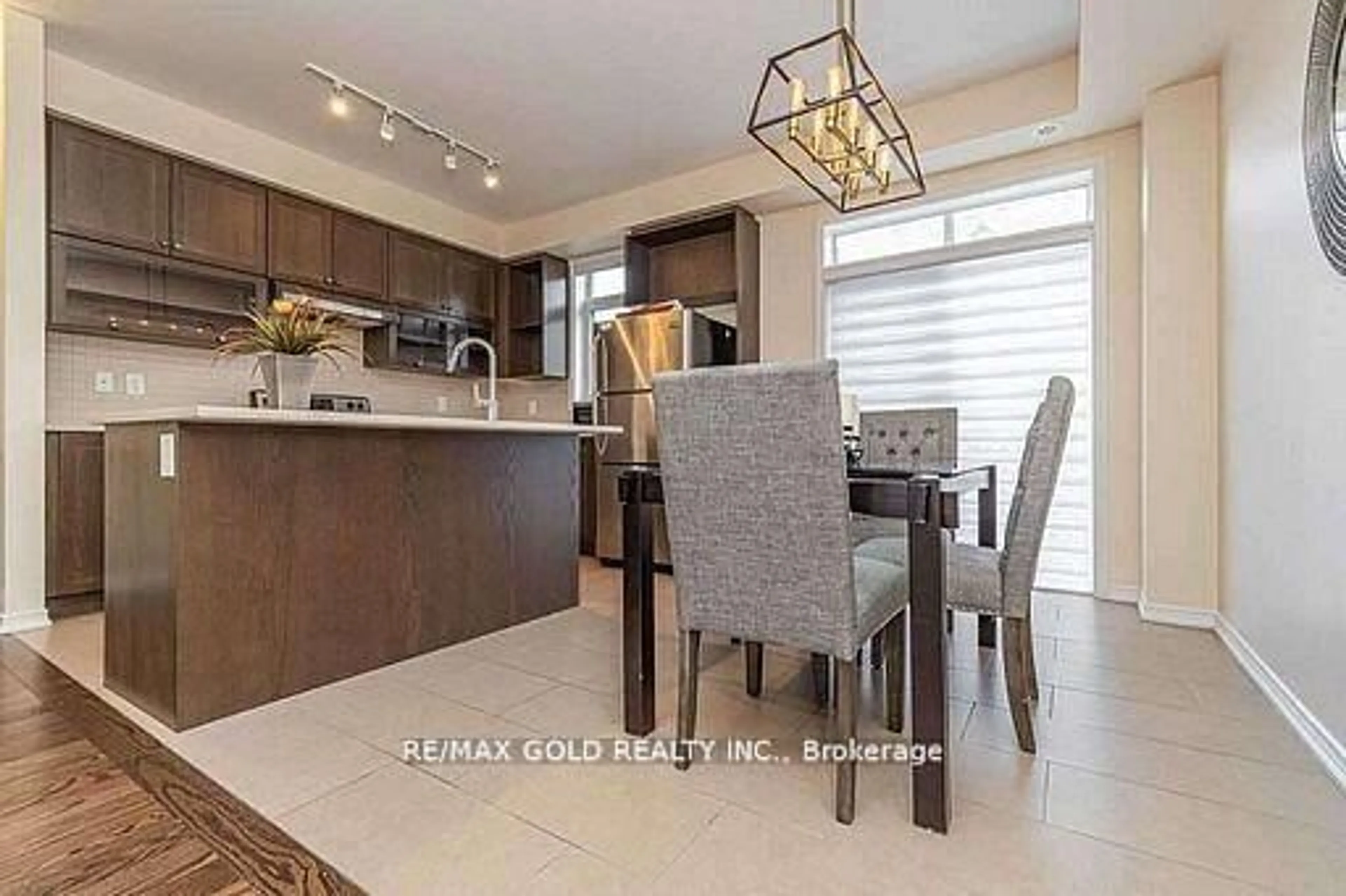 Open concept kitchen, ceramic/tile floor for 436 Ladycroft Terr, Mississauga Ontario L5A 0A7