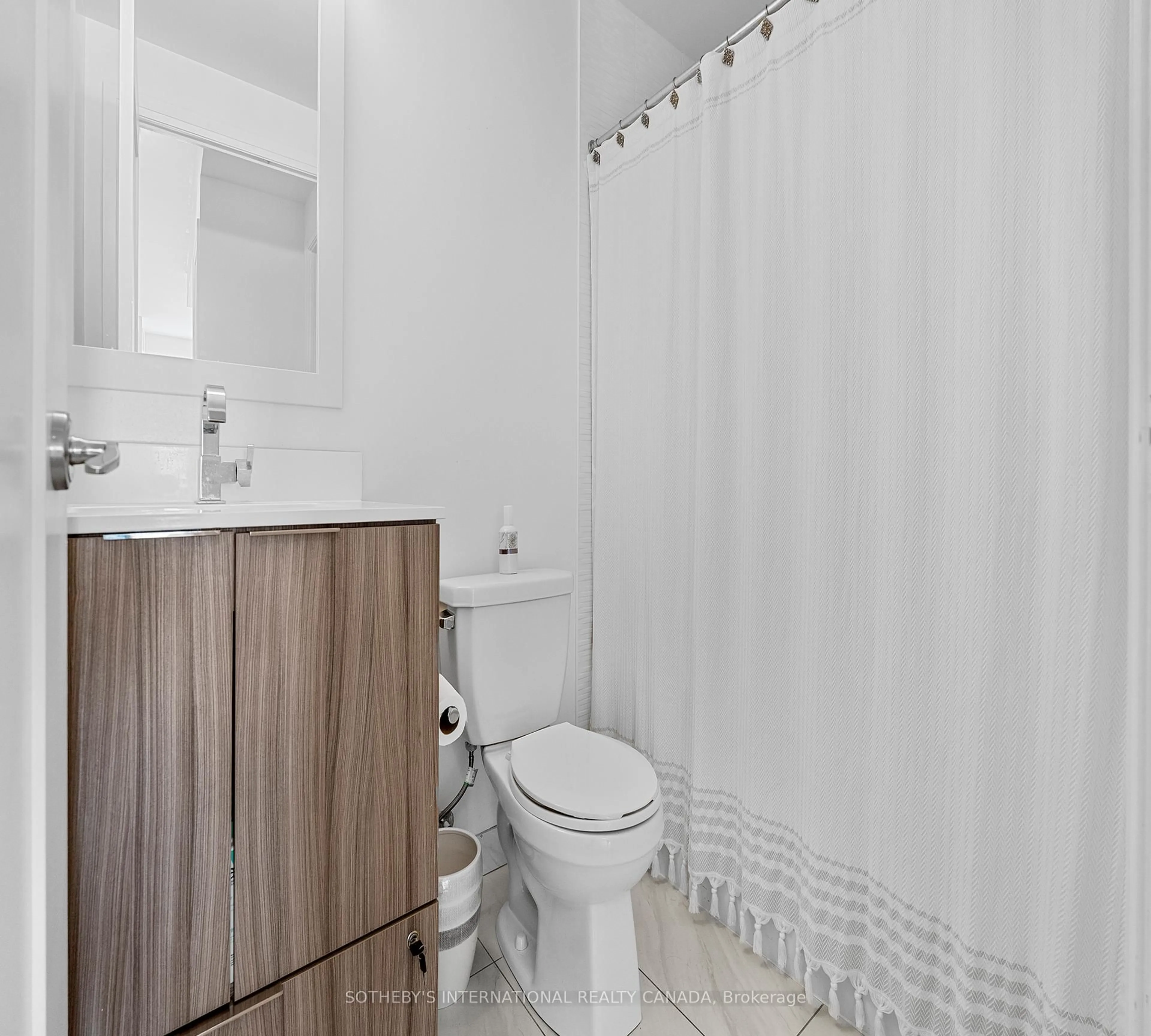 Standard bathroom, floor is not visible for 56 Annie Craig Dr #3401, Toronto Ontario M8V 0C8