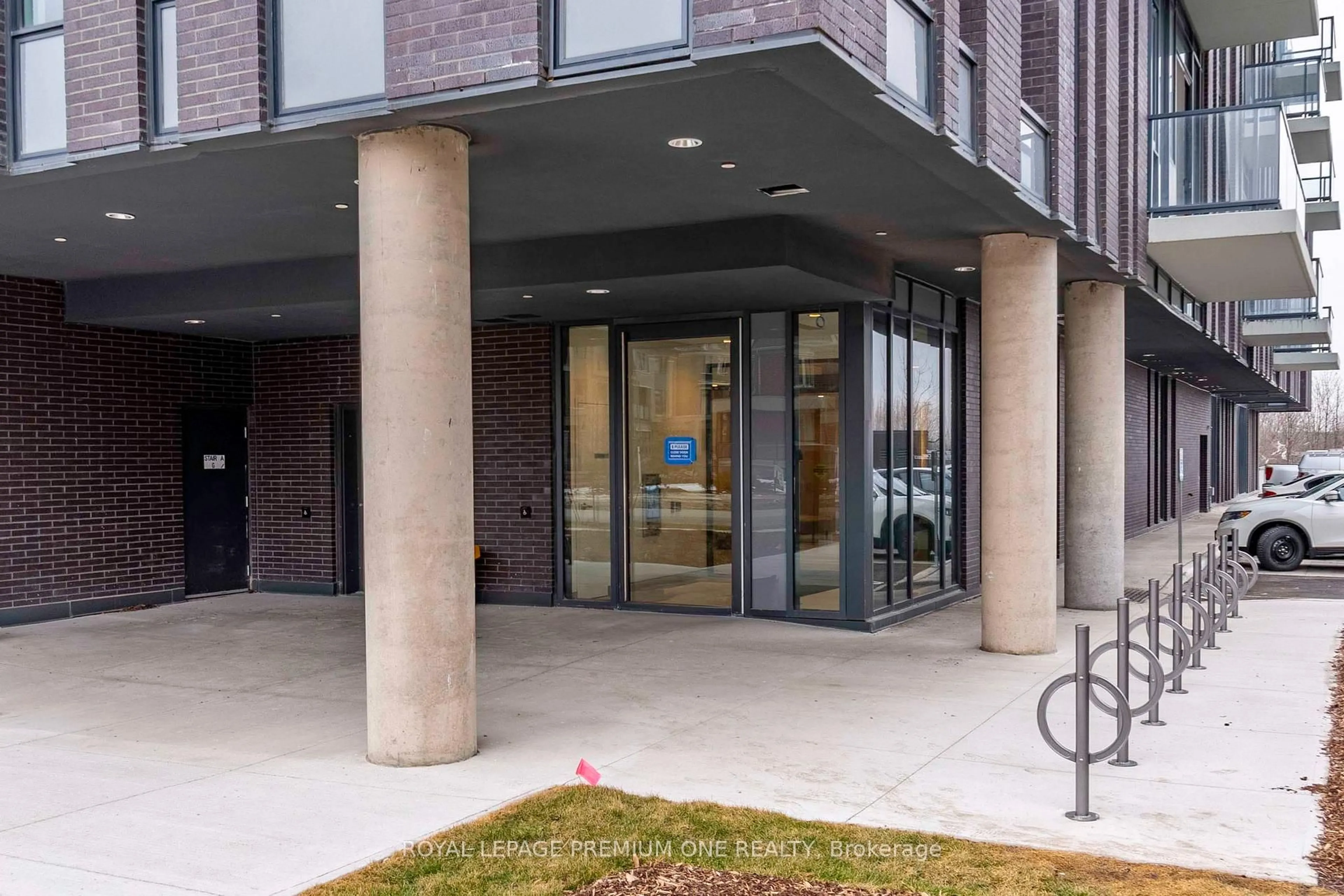 Indoor foyer for 225 Veterans Dr #1011, Brampton Ontario L7A 5L7