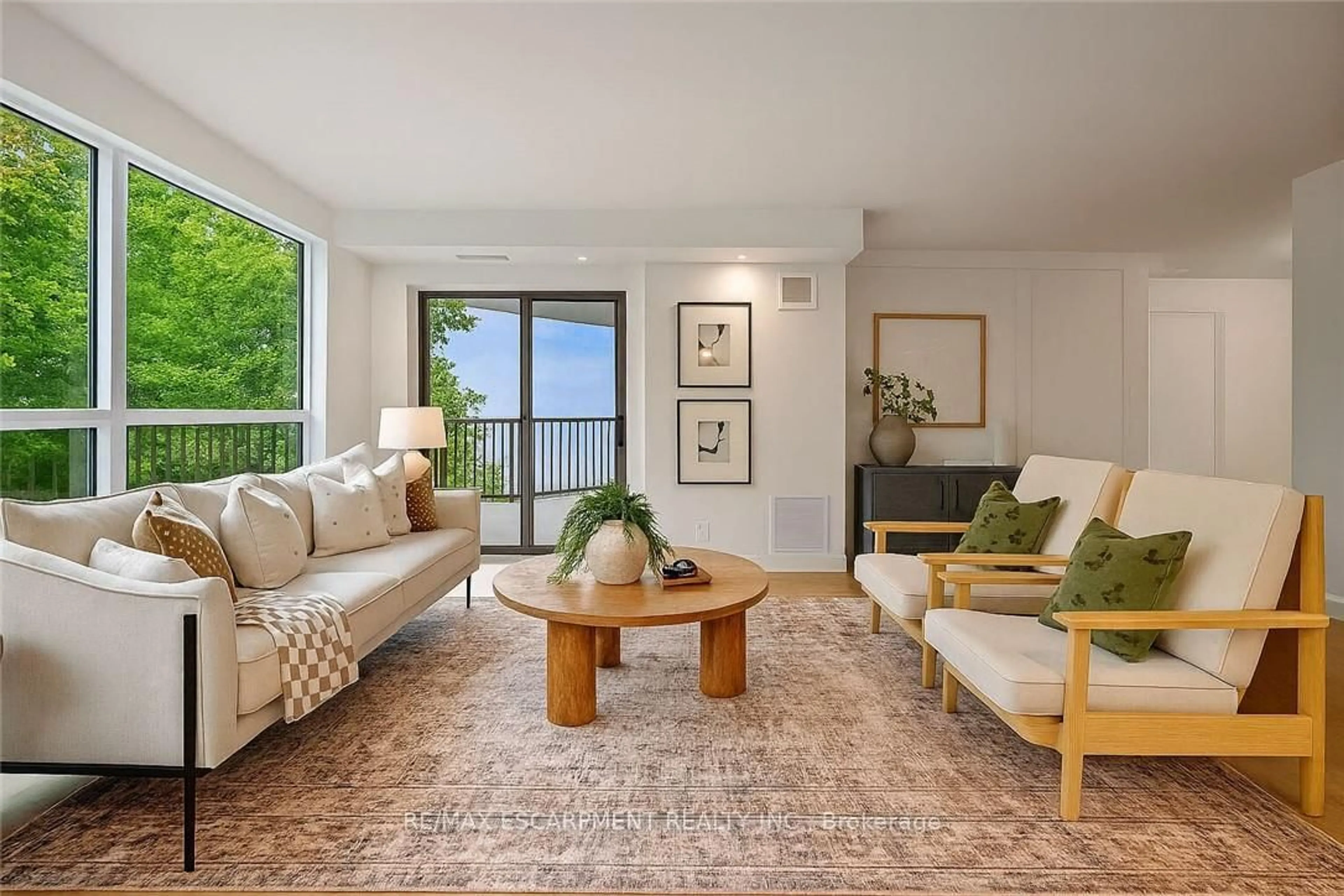 Living room with furniture, unknown for 2190 LAKESHORE Rd #403, Burlington Ontario L7R 4K1